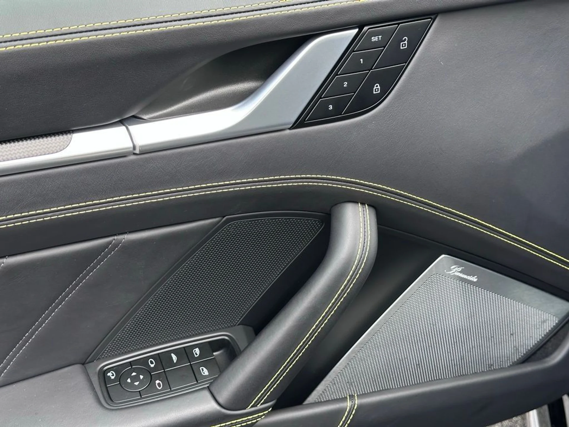 mph018_882620877_9ddab26a21a5fe6f680b0322c47f3dd3x_0ebd9b3fee