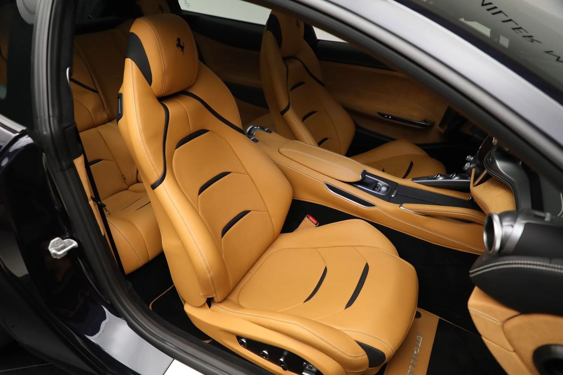 mph018_887768425_Used_2020_Ferrari_GTC_4_Lusso_1764032069_b4bf04366c