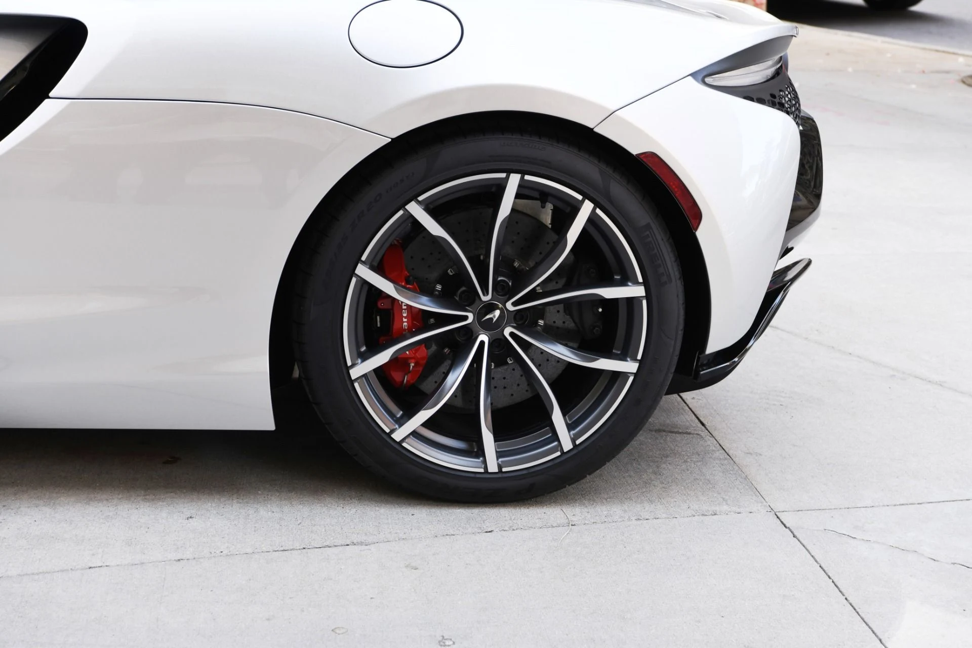 mph018_895154311_11944_p20_l_92db2063bd