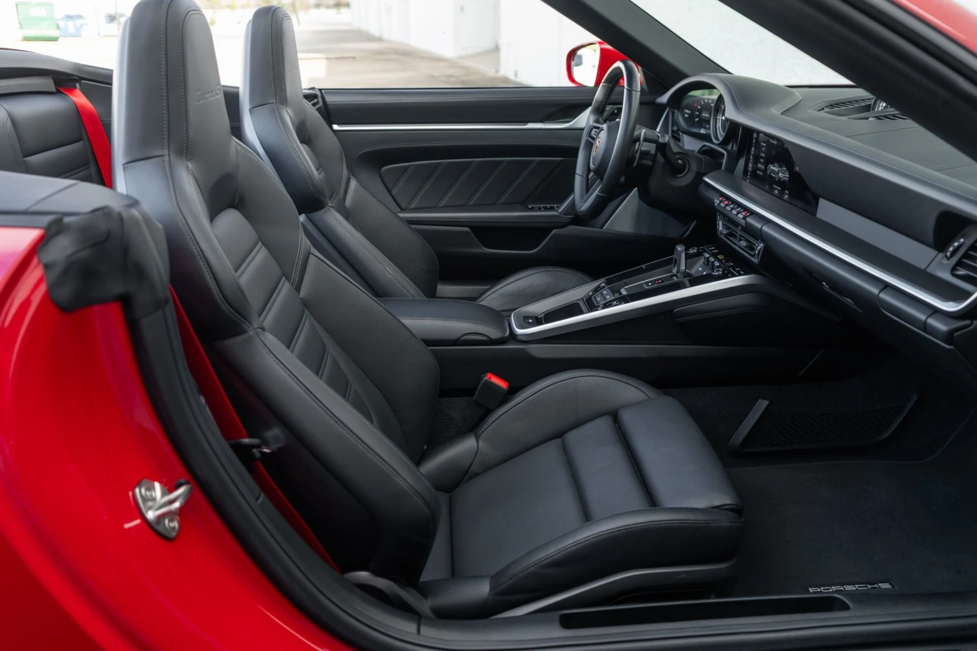 mph018_90209612_Used_2021_Porsche_911_Turbo_S_Cabriolet_1765565063_e2844f6540