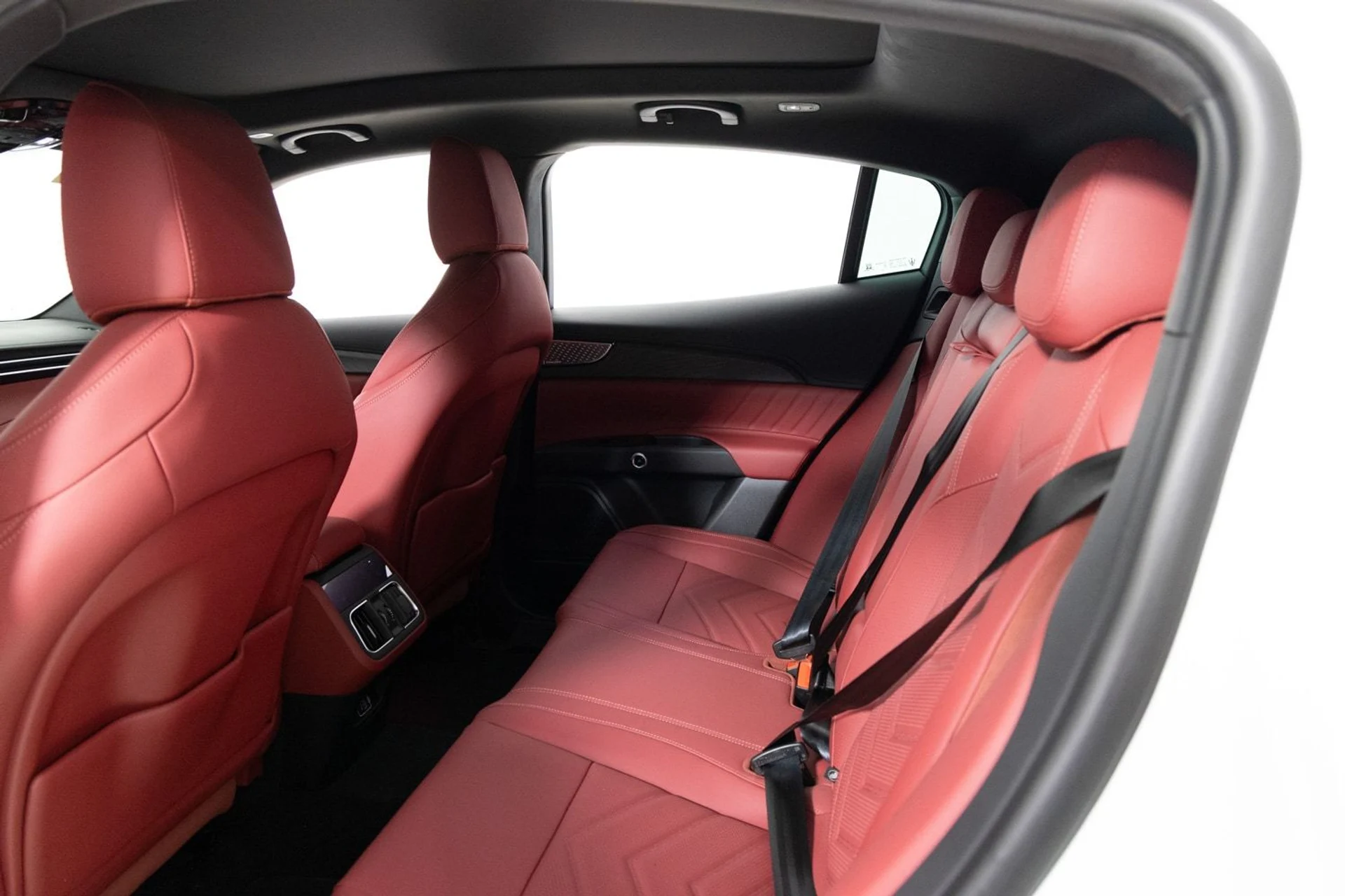 mph018_904939883_ec6ab32166e7422b99626241accb2b0d_8d57bb6098