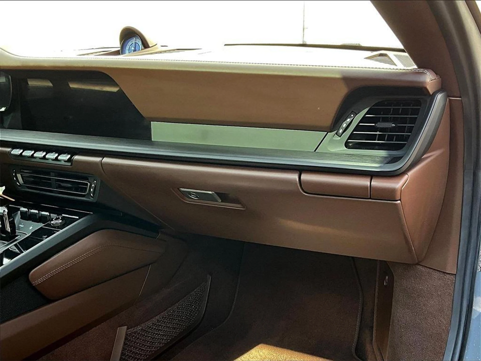 mph018_906459040_NCPDZW_Rj_5h_Ml_Tdelj9bwx_X_Zu_I_f18f2dc57f