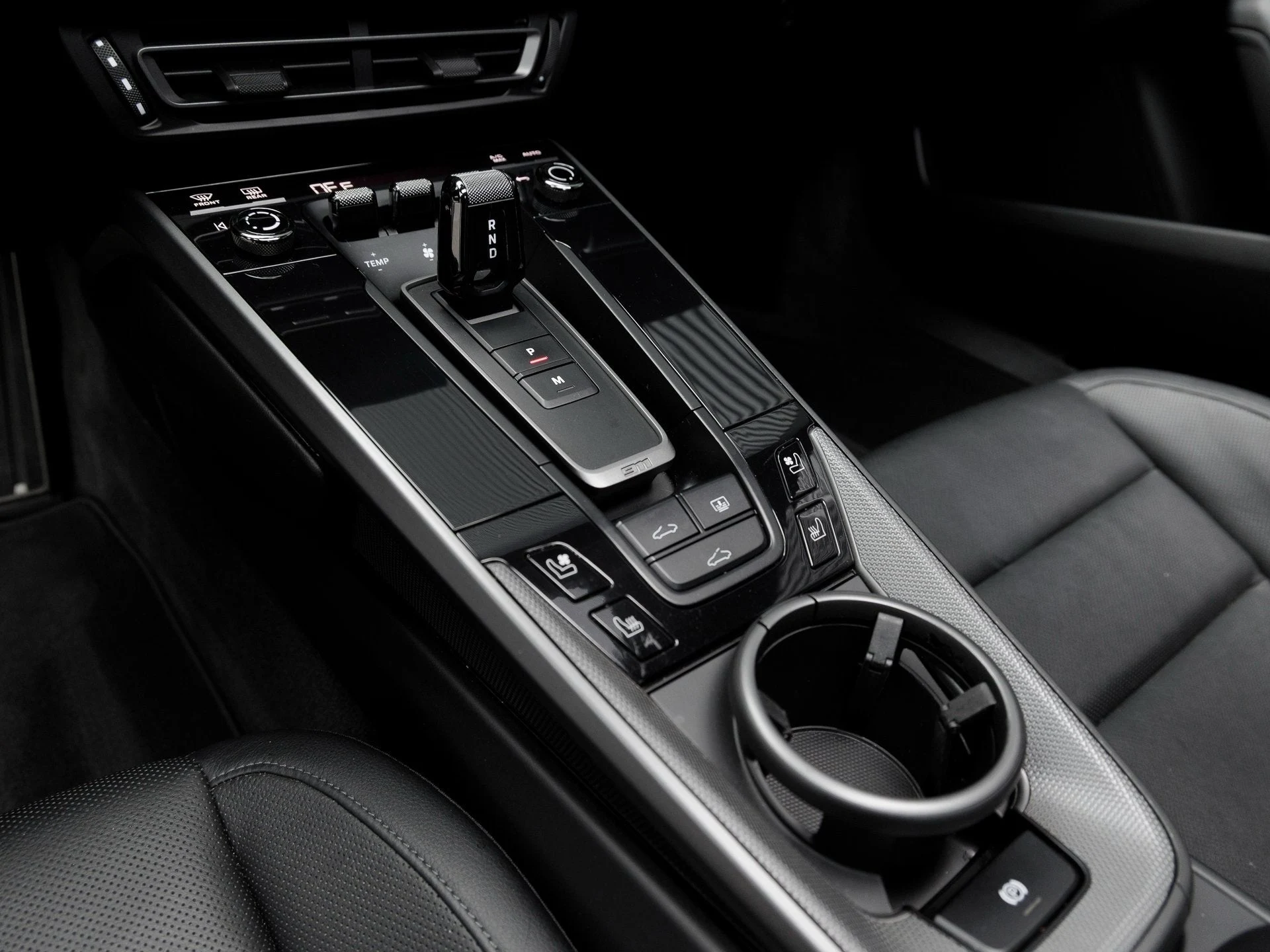 mph018_907820196_19_253a08e546