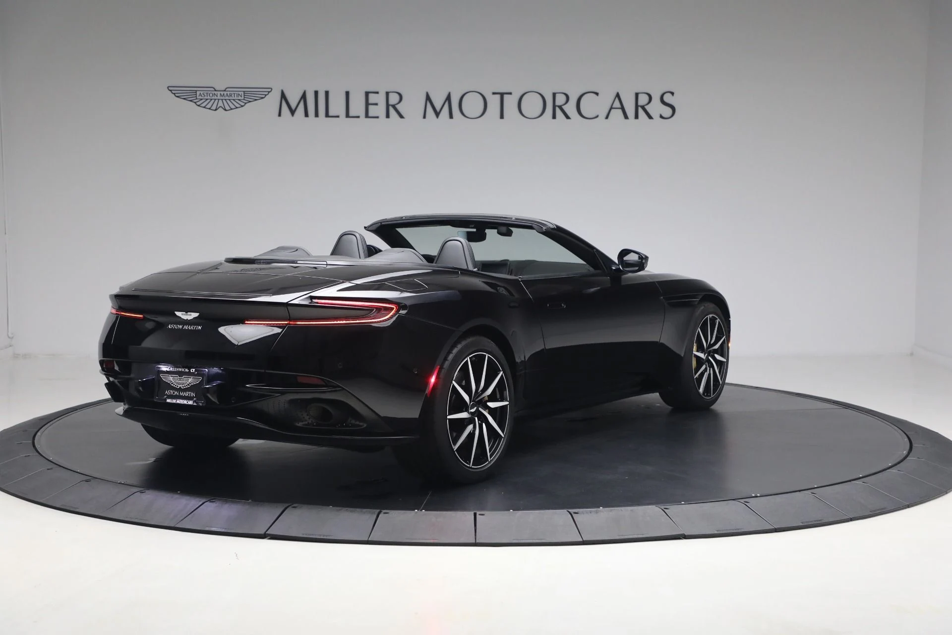 mph018_908286215_Used_2020_Aston_Martin_DB_11_Volante_1780502553_1a48518adc