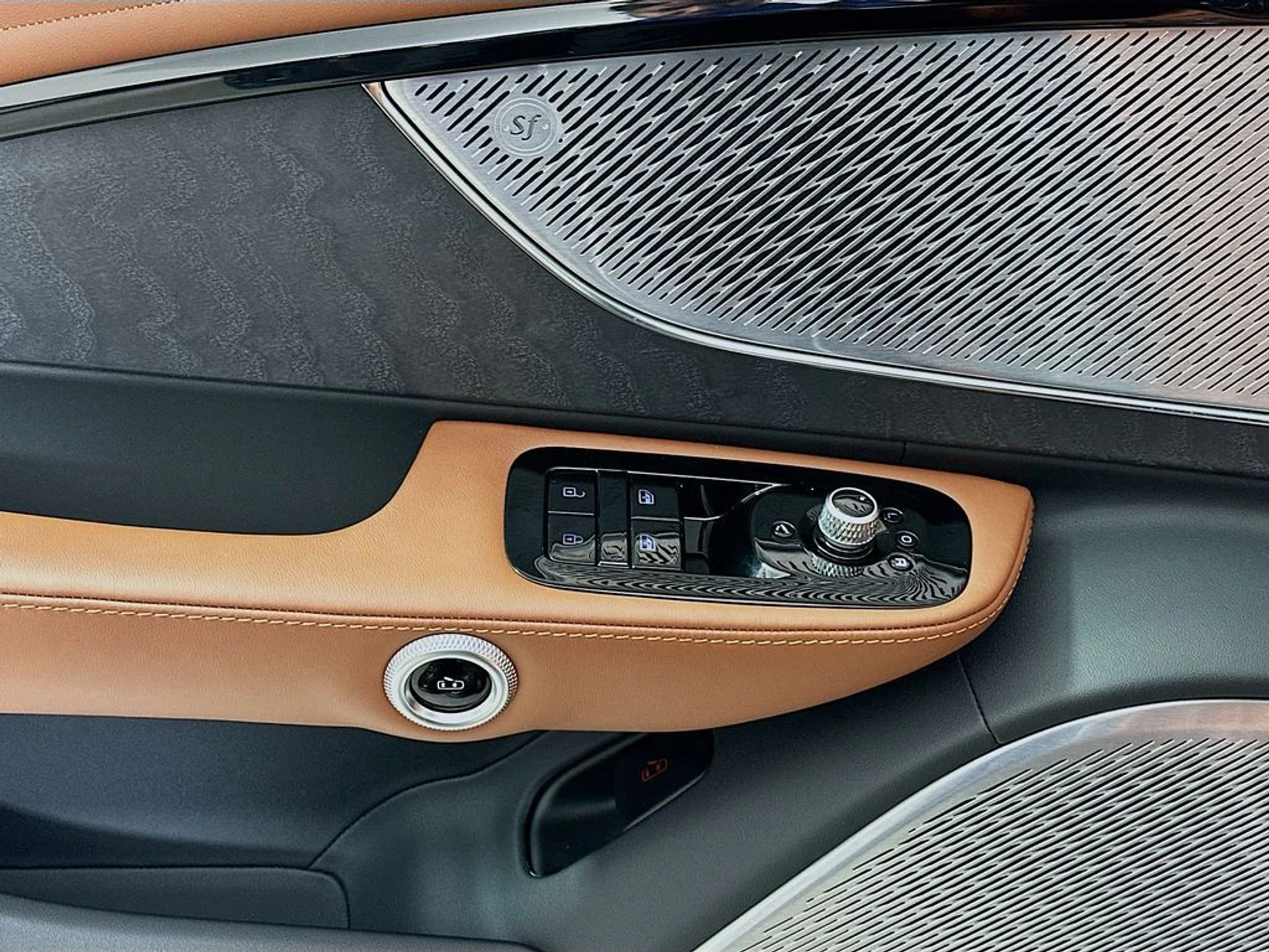 mph018_912105570_a04e2d61cae3de417bf7097d32054d54x_b96067d174