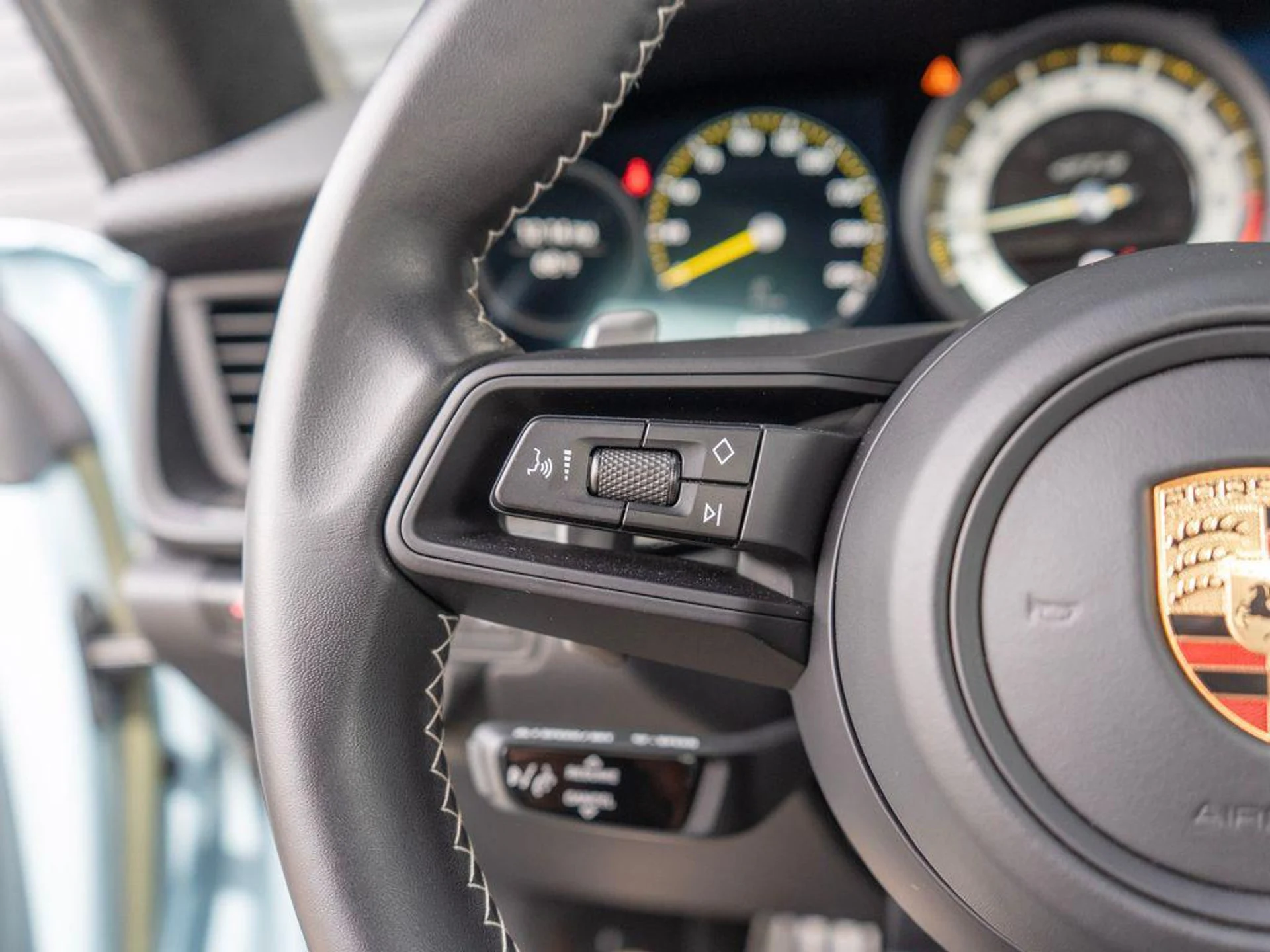 mph018_913355852_3vo7f_Bgsd2_M3wj_Y11x_WG_Hr_D_Mc_I4_741110a972