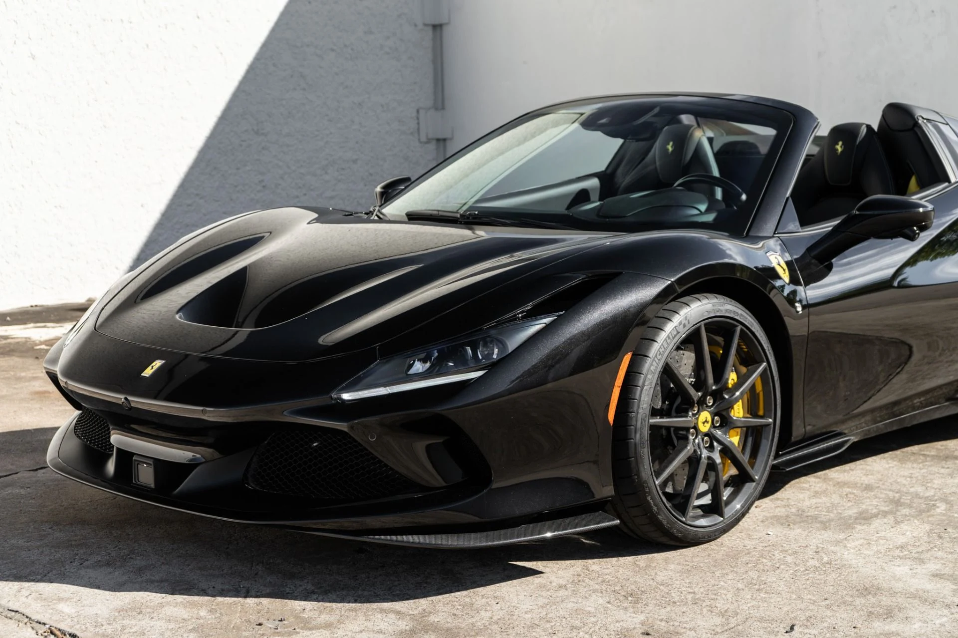 mph018_914790362_Used_2022_Ferrari_F8_Spider_1791584435_baeb2a40ab