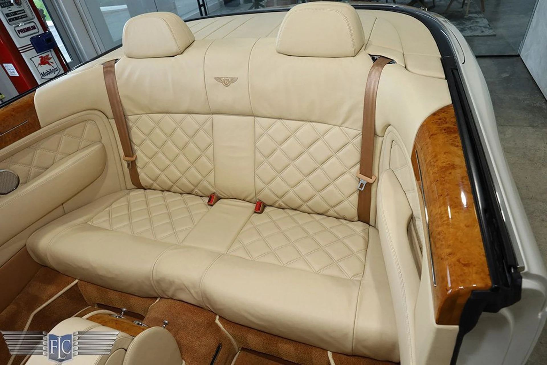 mph018_918694044_used_2010_bentley_azure_tconvertible_9689_22574902_19_1024_07f5257465