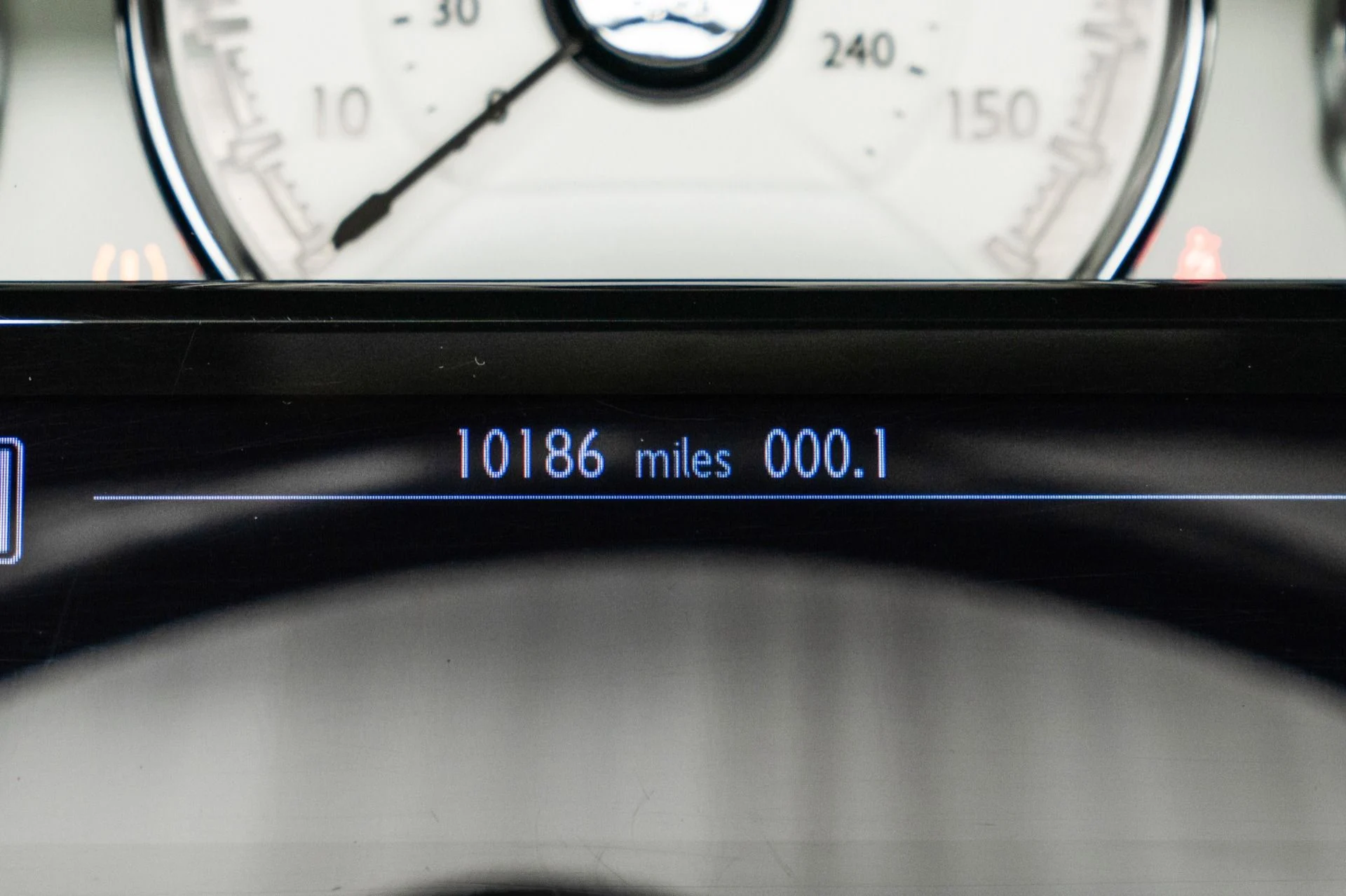 mph018_925934694_Used_2017_Rolls_Royce_Dawn_Full_Polish_Wheels_Contrast_Stitching_and_Piping_Low_Miles_1764715069_5877678f5d