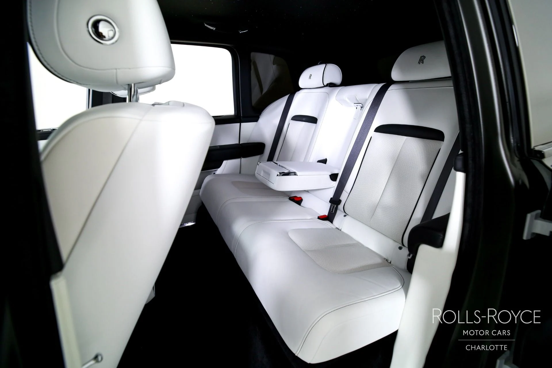 mph018_928112392_Used_2025_Rolls_Royce_Black_Badge_Cullinan_1769527230_e5c3142b0f