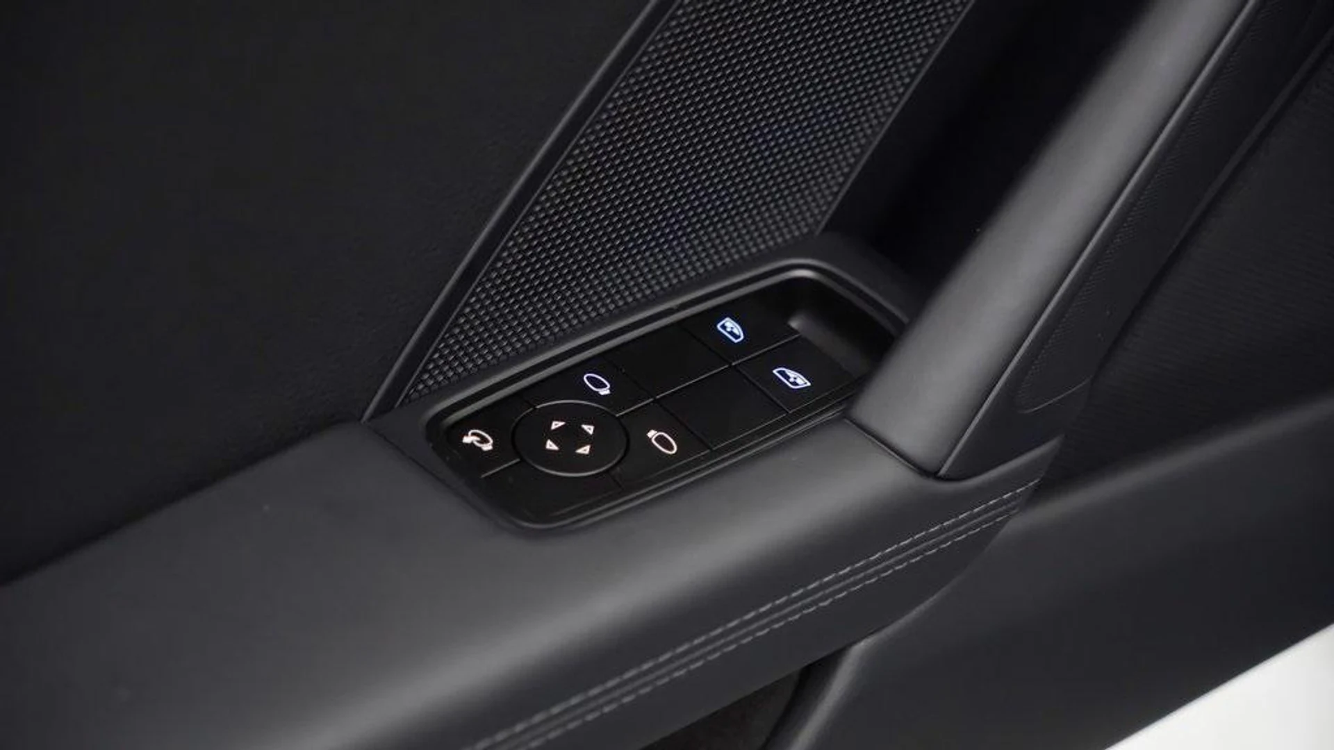 mph018_933058822_Umuzg_R_Ac_Dx6c_D72_Tk_YXGP_6_Da_Xvk_db6e720a65