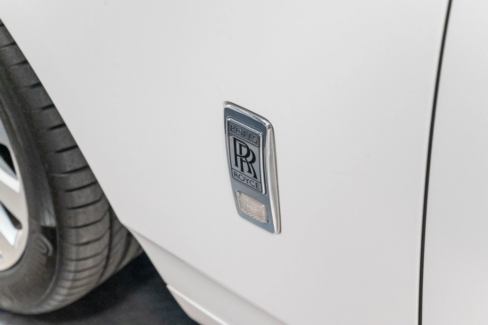 mph018_936751563_Used_2019_Rolls_Royce_Phantom_1787168421_1198321a94