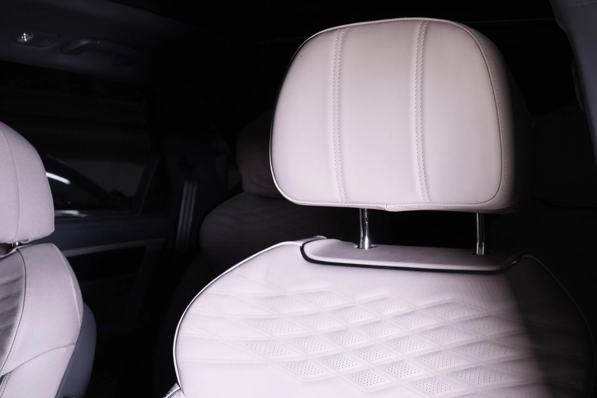 mph018_937625939_Used_2025_Bentley_Bentayga_EWB_Azure_1762288450_85a41d27cd