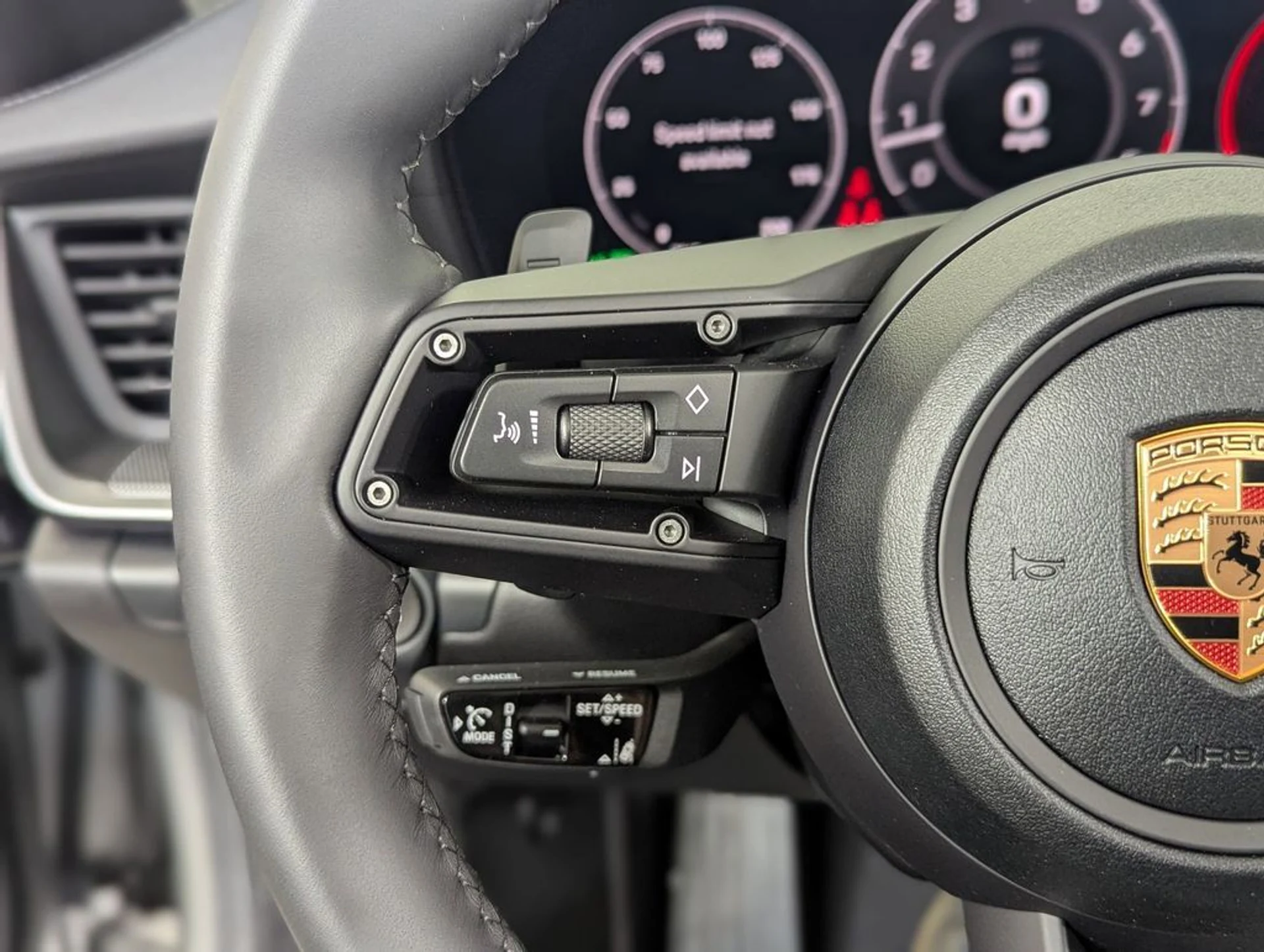 mph018_937711013_a3cfcfbf1ab5cbf02cbddec3df3bd9dex_79c99d1570