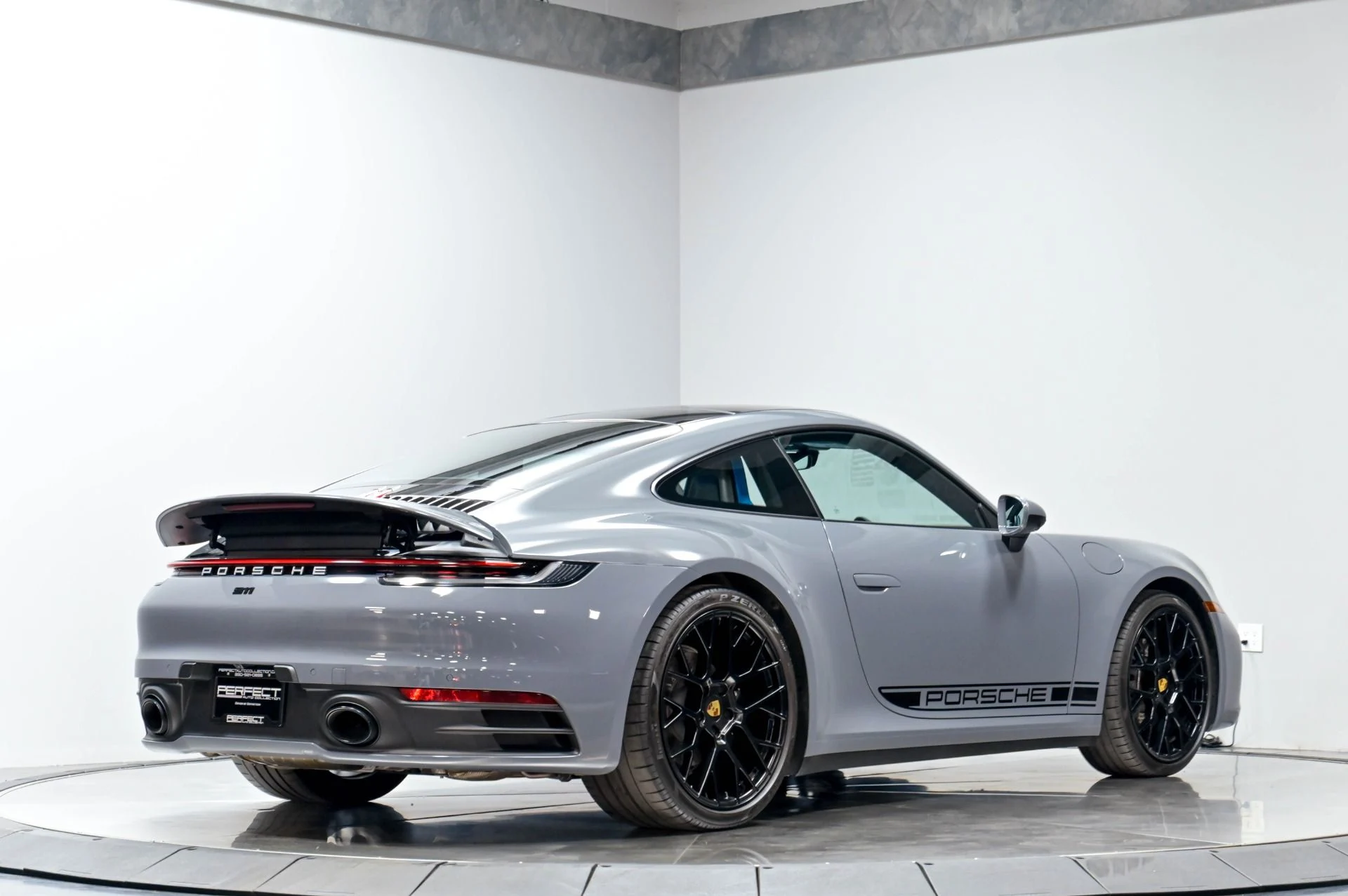 mph018_937763975_Used_2024_Porsche_911_1782576081_57de8454ec