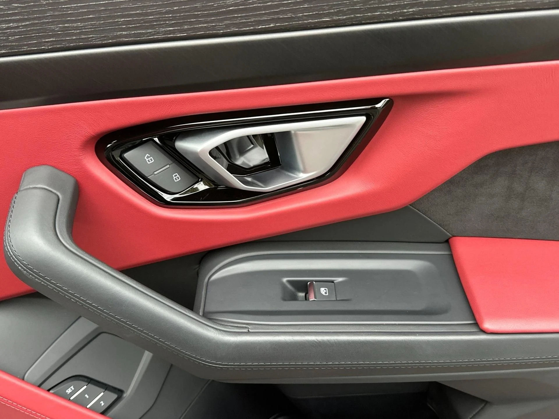 mph018_953836281_Used_2022_Lamborghini_Urus_Selezione_CPO_1767174653_94a7478981