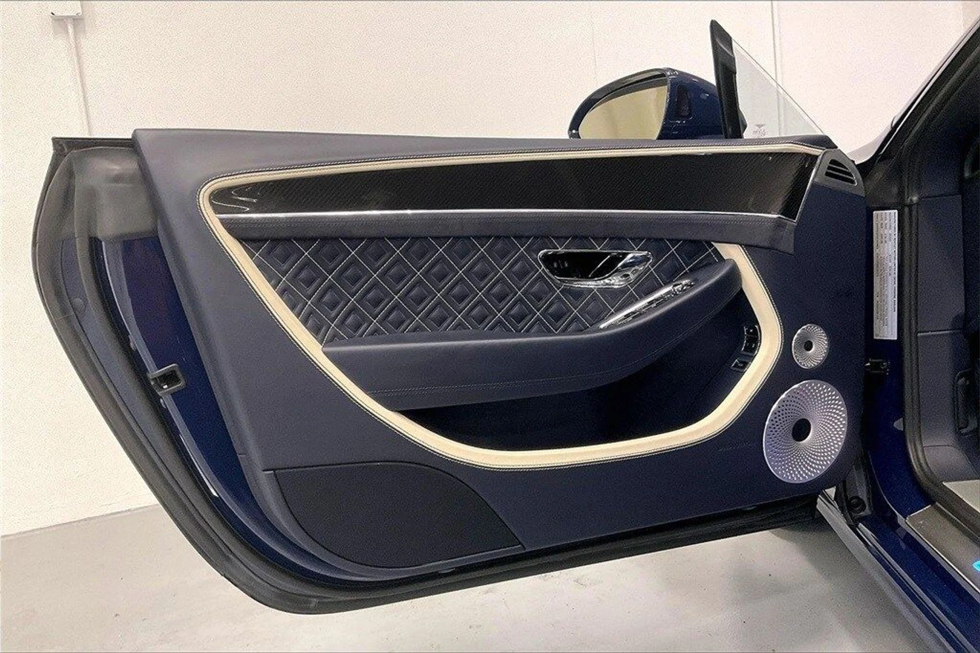 mph018_957066311_9632fe6b2893e825d0ff5e3a112ccaafx_3e64ba0e7d