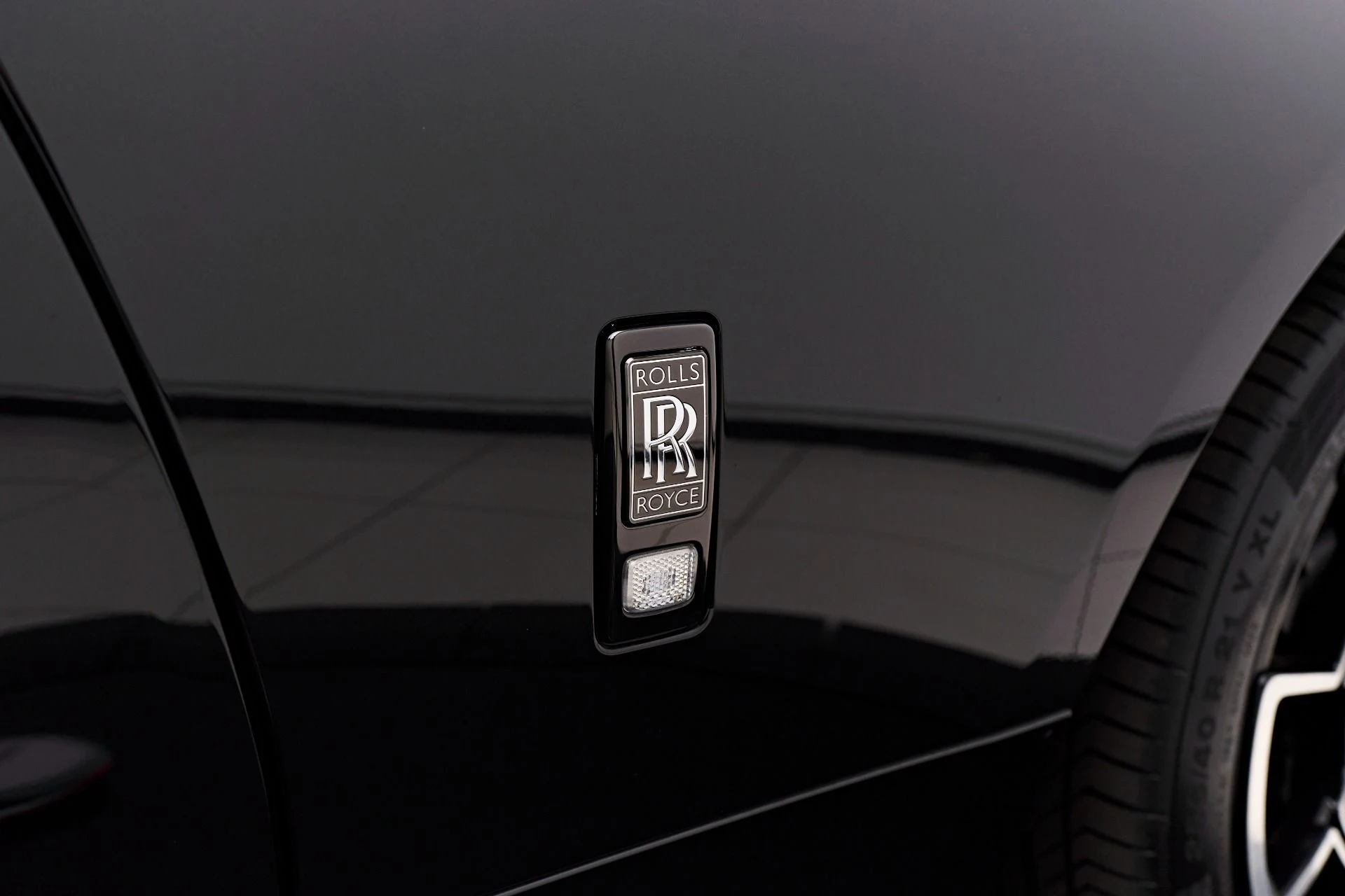 mph018_965012904_Used_2018_Rolls_Royce_Dawn_Base_1712097655_5eafb31394