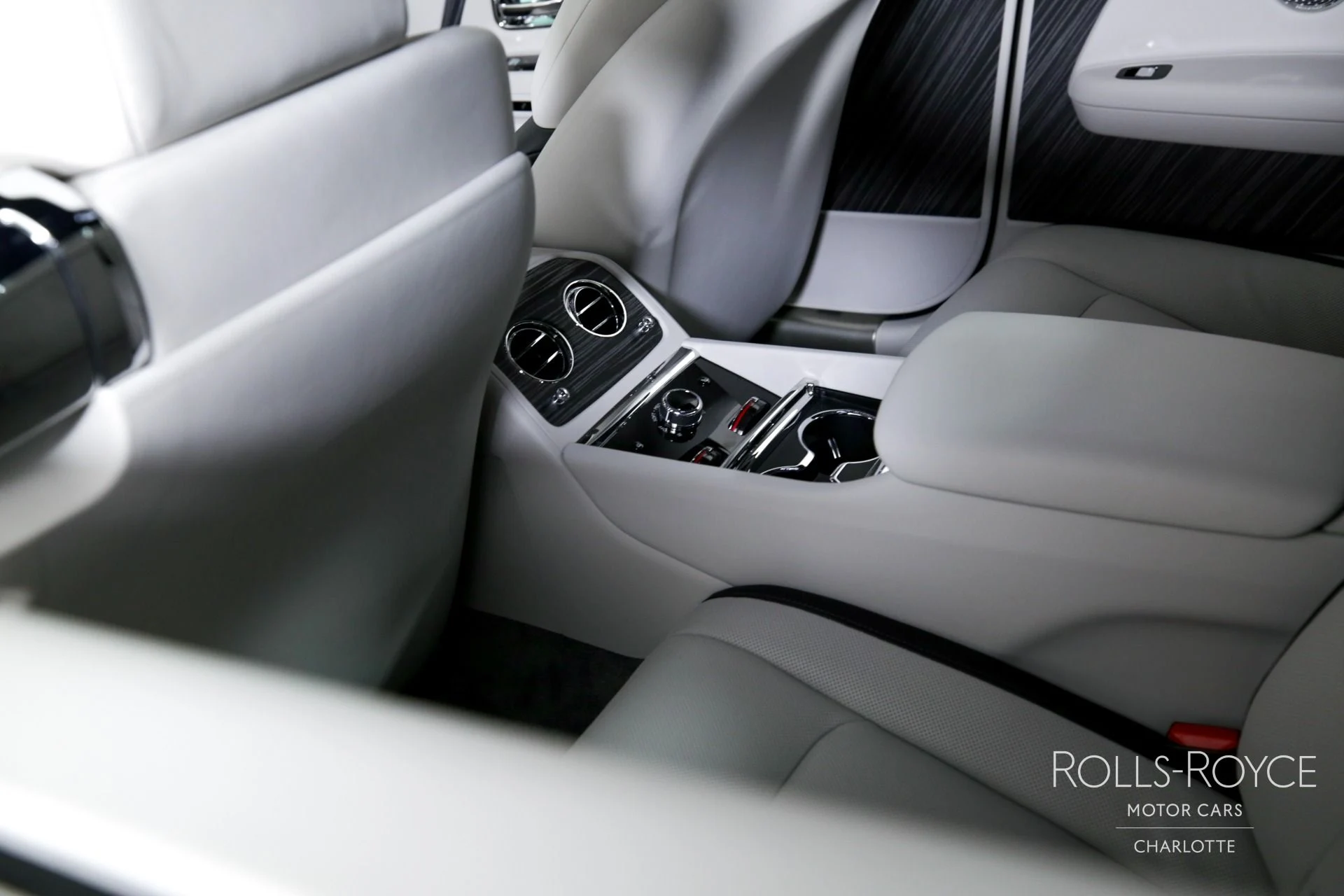 mph018_966521414_Used_2024_Rolls_Royce_Spectre_1744735105_8352485dac