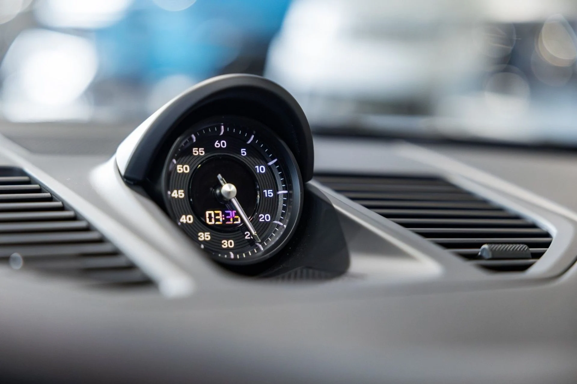 mph018_967690639_KA_8ccd59864b