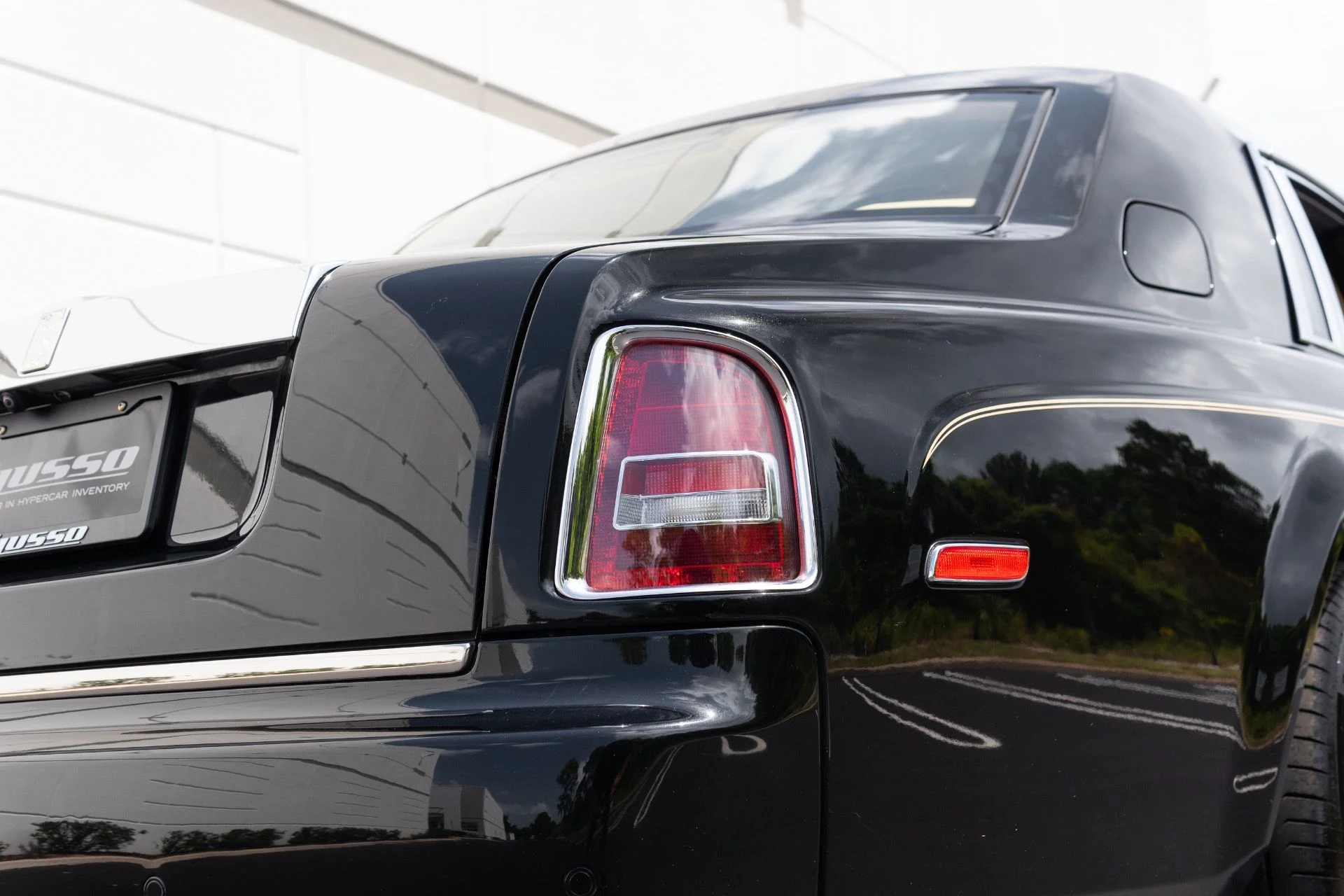 mph018_971951855_Used_2015_Rolls_Royce_Phantom_1779983365_deb32a8808