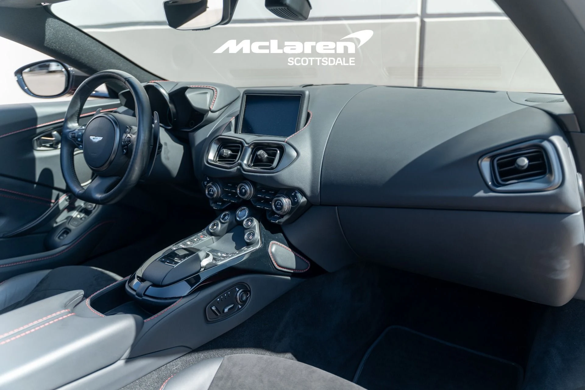 mph018_97609293_Used_2022_ASTON_MARTIN_VANTAGE_1776494710_b459b1556f