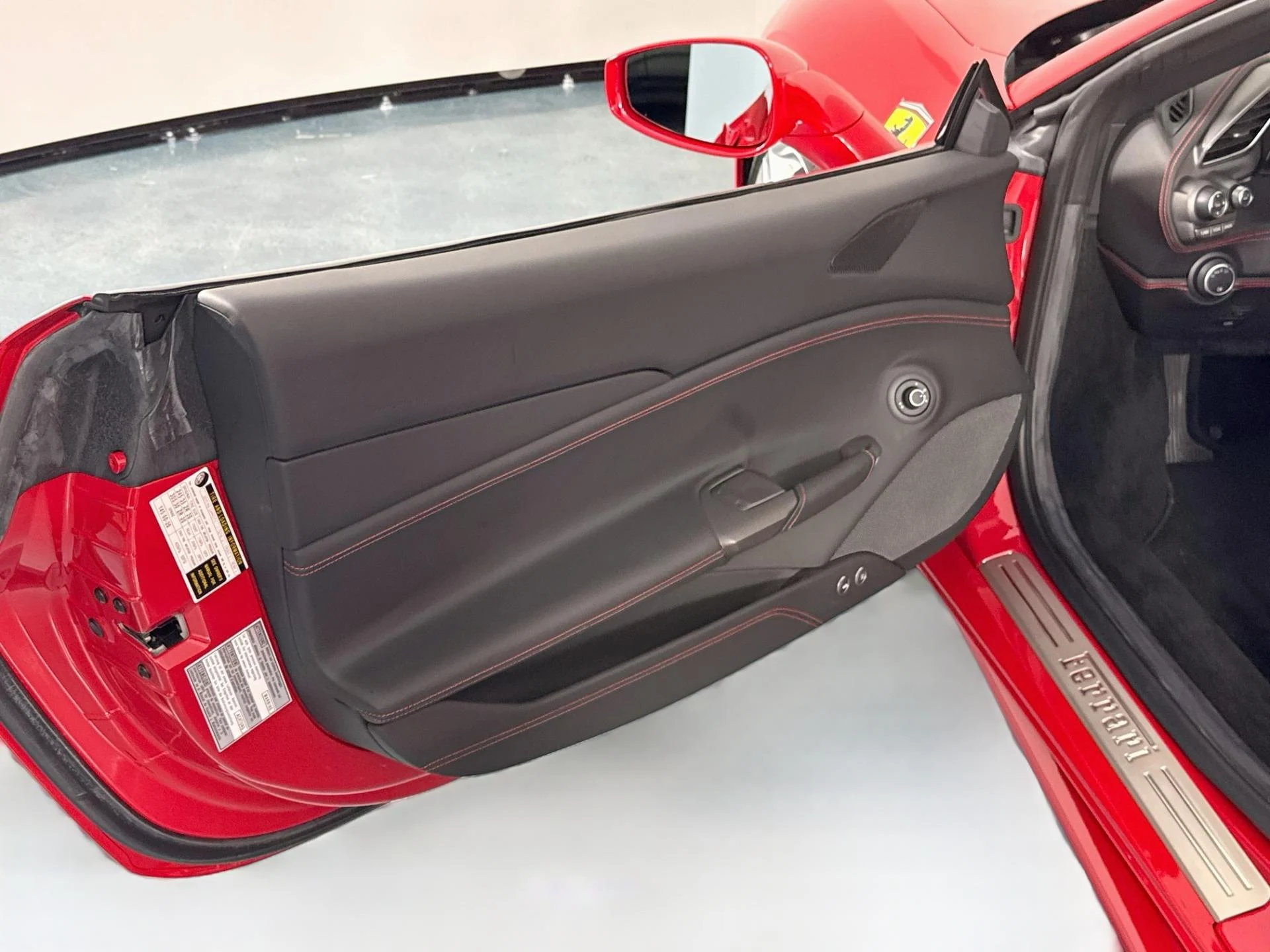 mph018_977444700_Used_2019_Ferrari_488_Spider_1787009330_e8b3dc7cd8