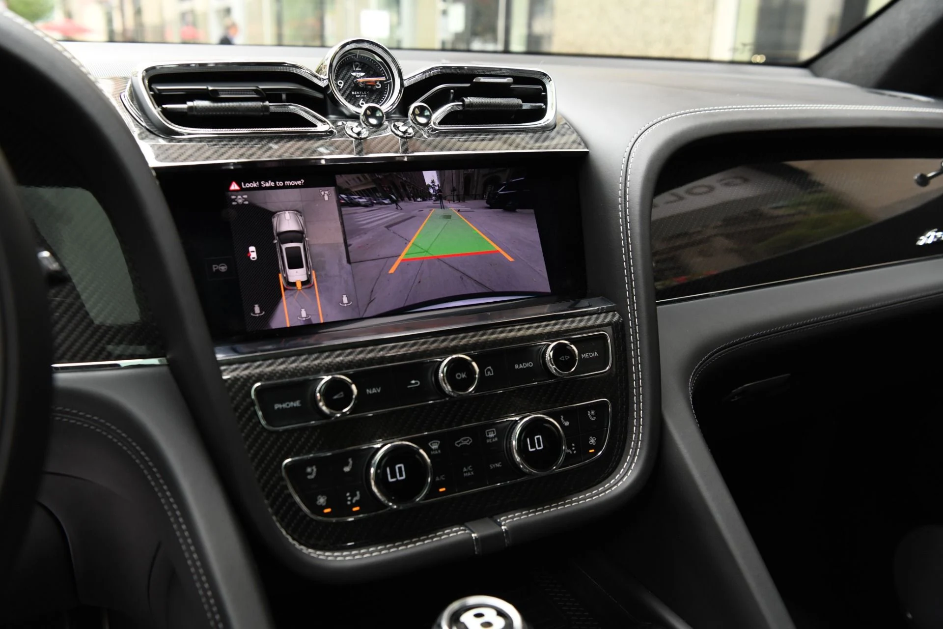 mph018_982257940_Used_2024_Bentley_Bentayga_Azure_V8_1756931578_560d2ab00e