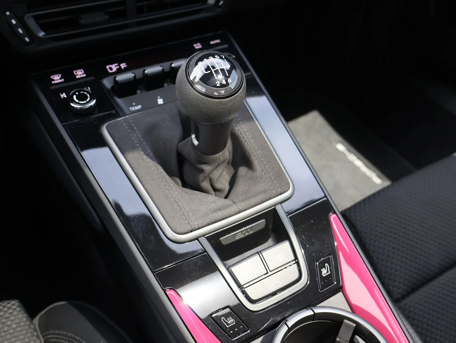 mph018_983777648_54ea84456928fc63a9661ed80dd035c5_e549bab2d7