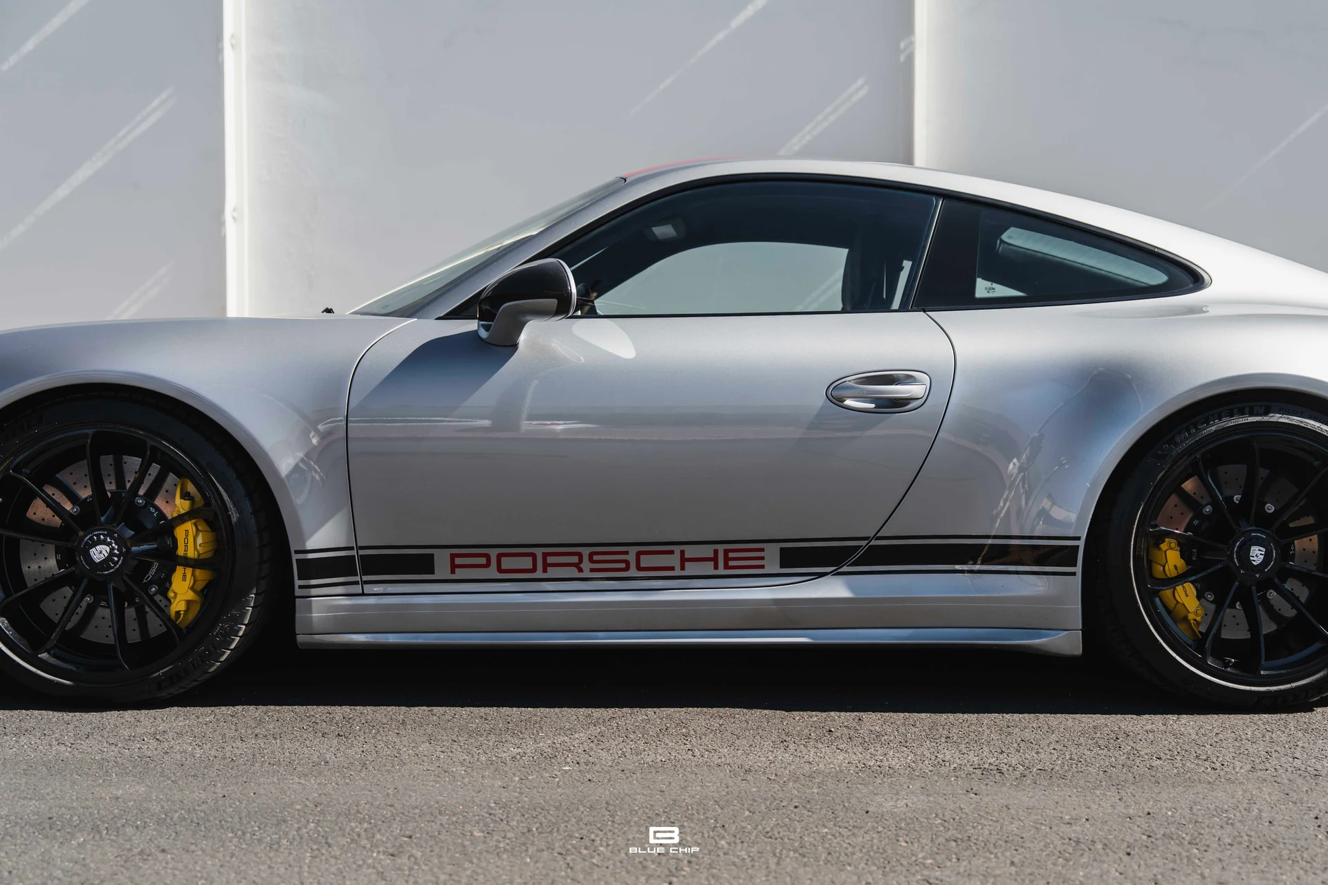 mph018_984447866_6a2c7e034e1aa4ea3a06b13d_2016_Porsche_911_R_19_b0e8aada2b
