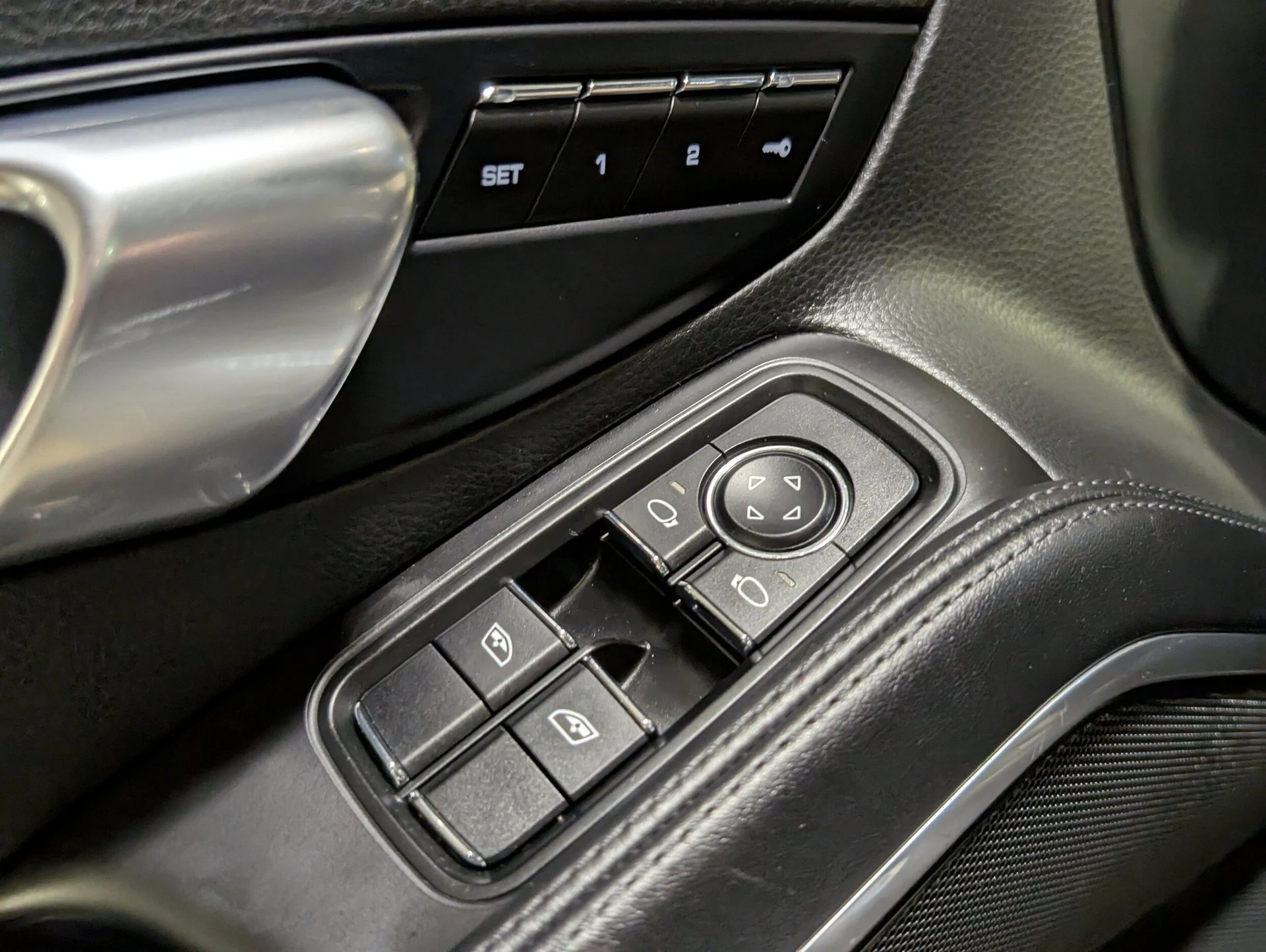 mph018_986403419_1cb16b7639f3f10623ddeb8f65b8e3ddx_9e5b79fc1f