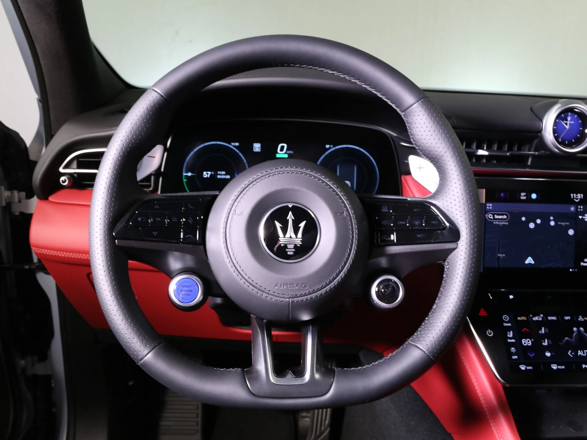 mph018_987582942_New_2025_Maserati_Grecale_Folgore_1738220103_9fa7ce551d