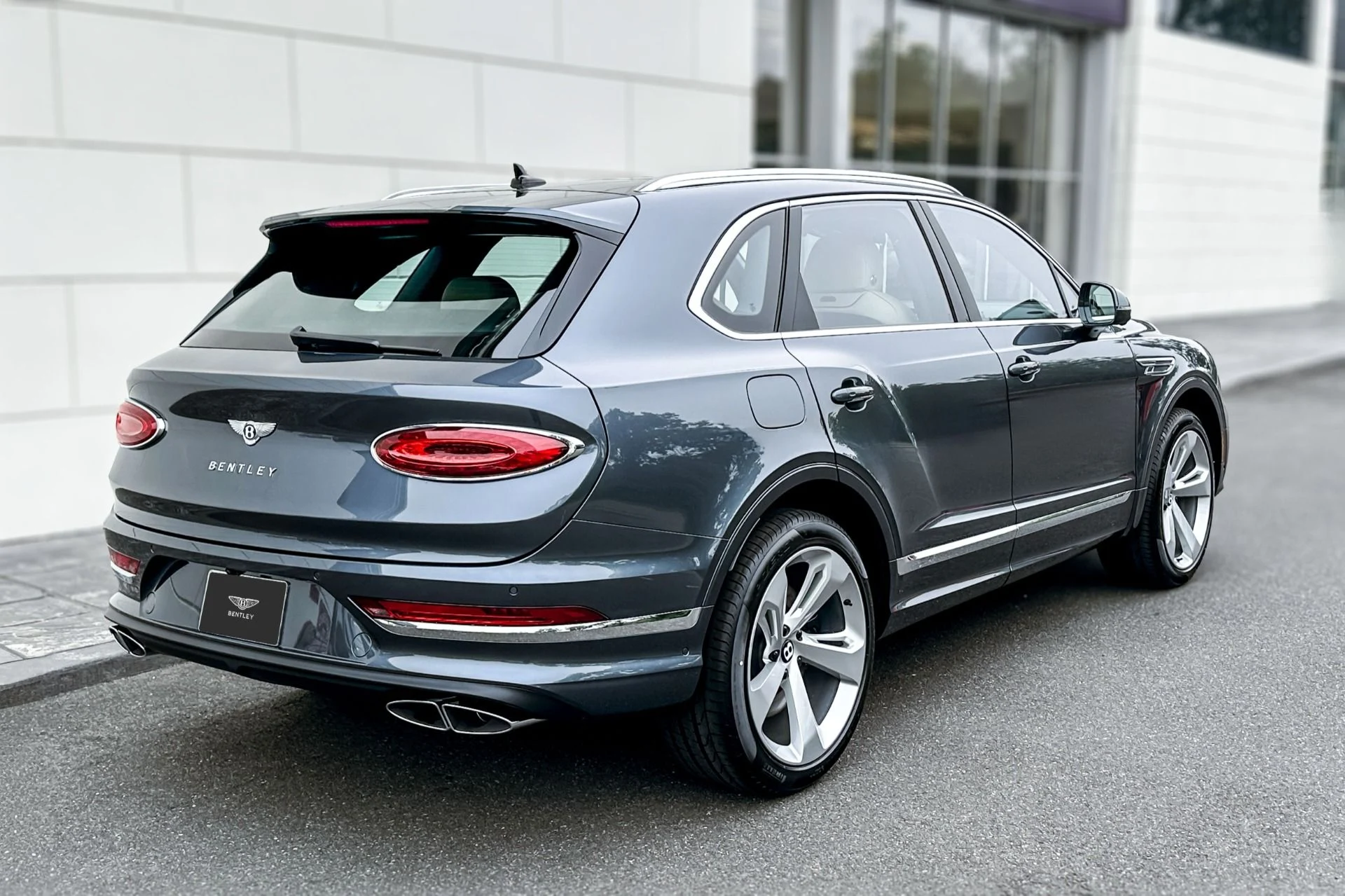 mph018_987919335_New_2026_Bentley_Bentayga_V8_1784540711_a624bcd25e