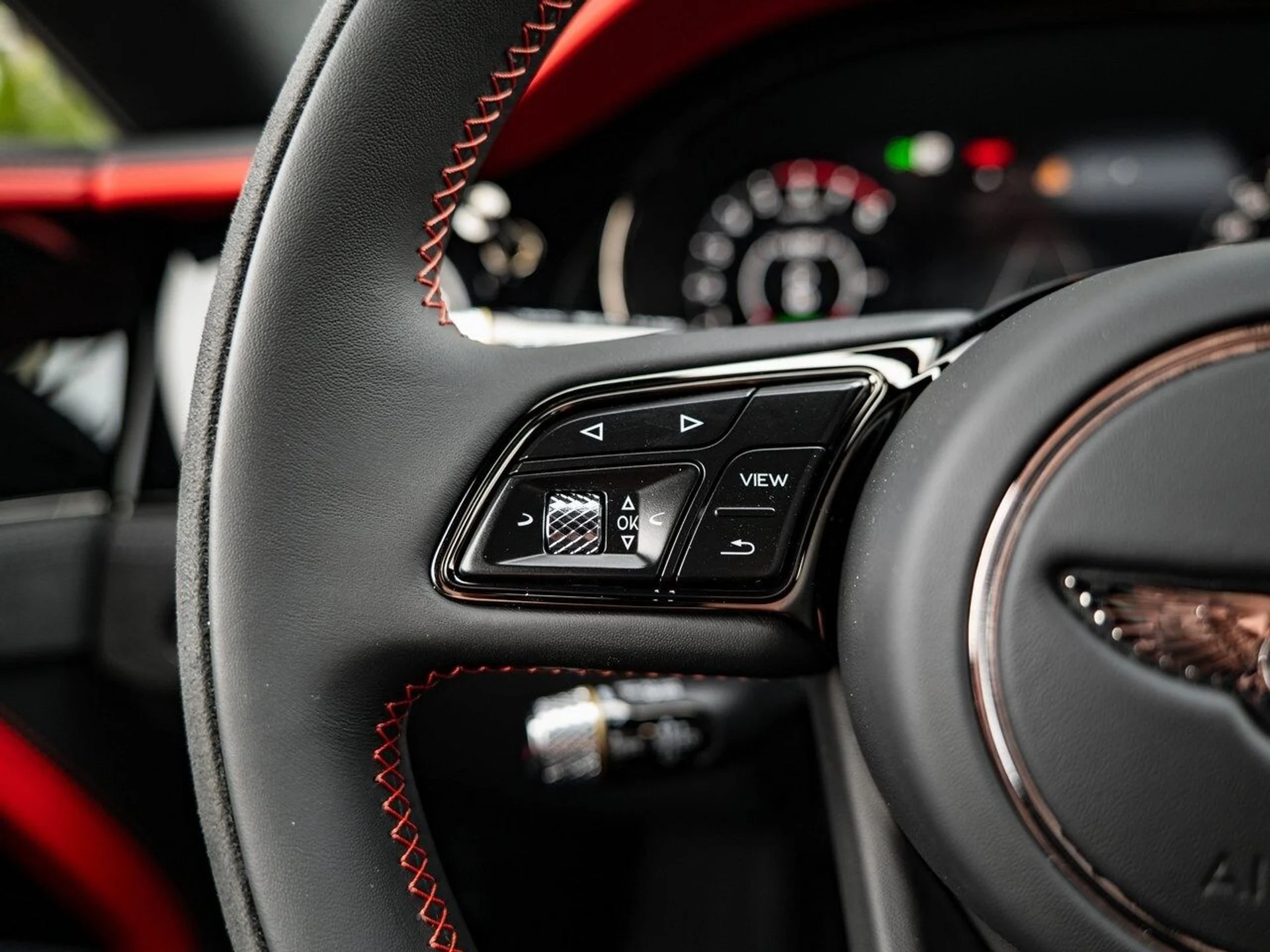 mph018_992299861_4fba594353bab721af5709d844b78524x_e0441edbc4