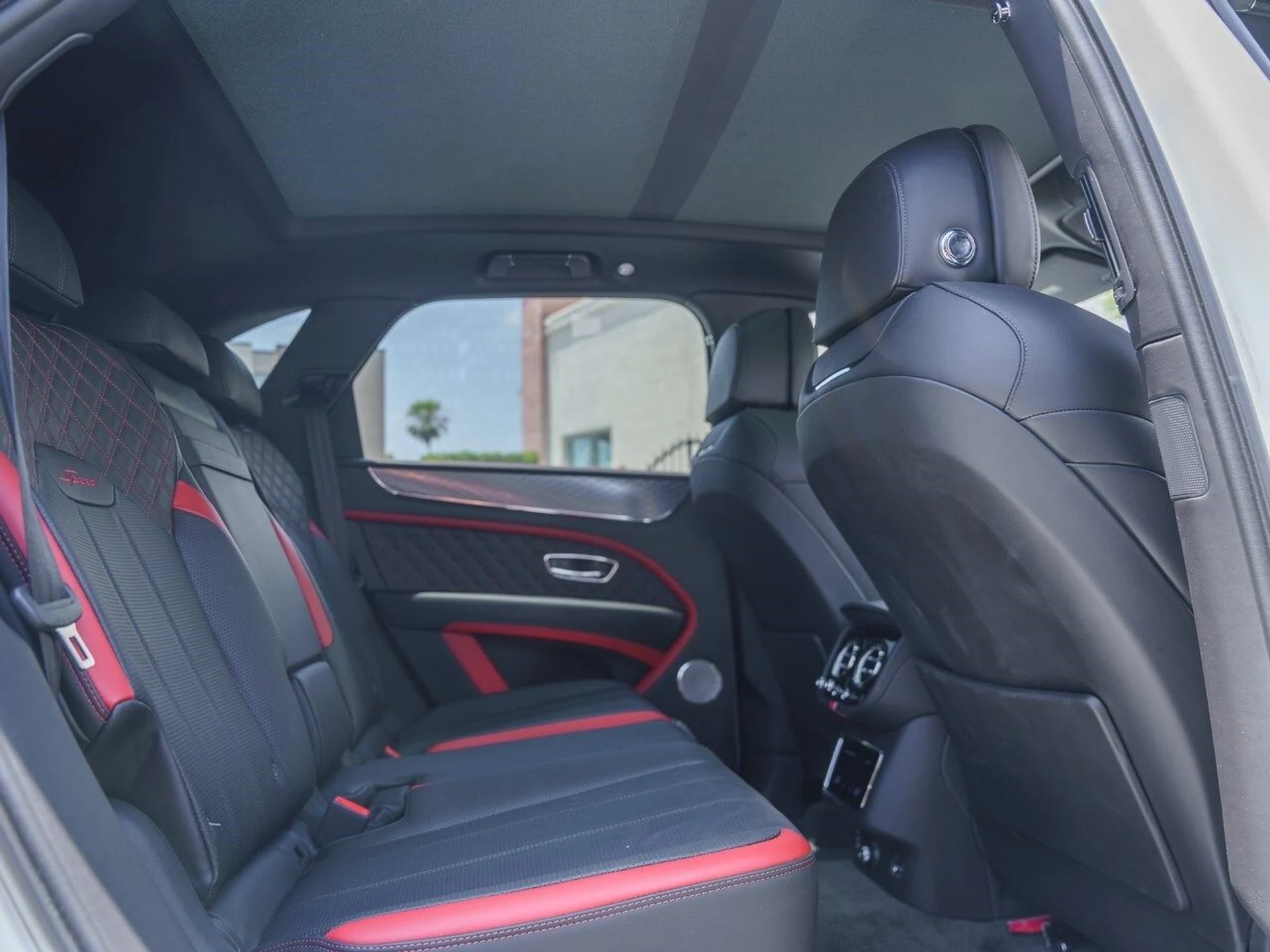 mph018_992742175_ac70365ca50e95de00c930c343b0ed7ax_e84ff87cbd