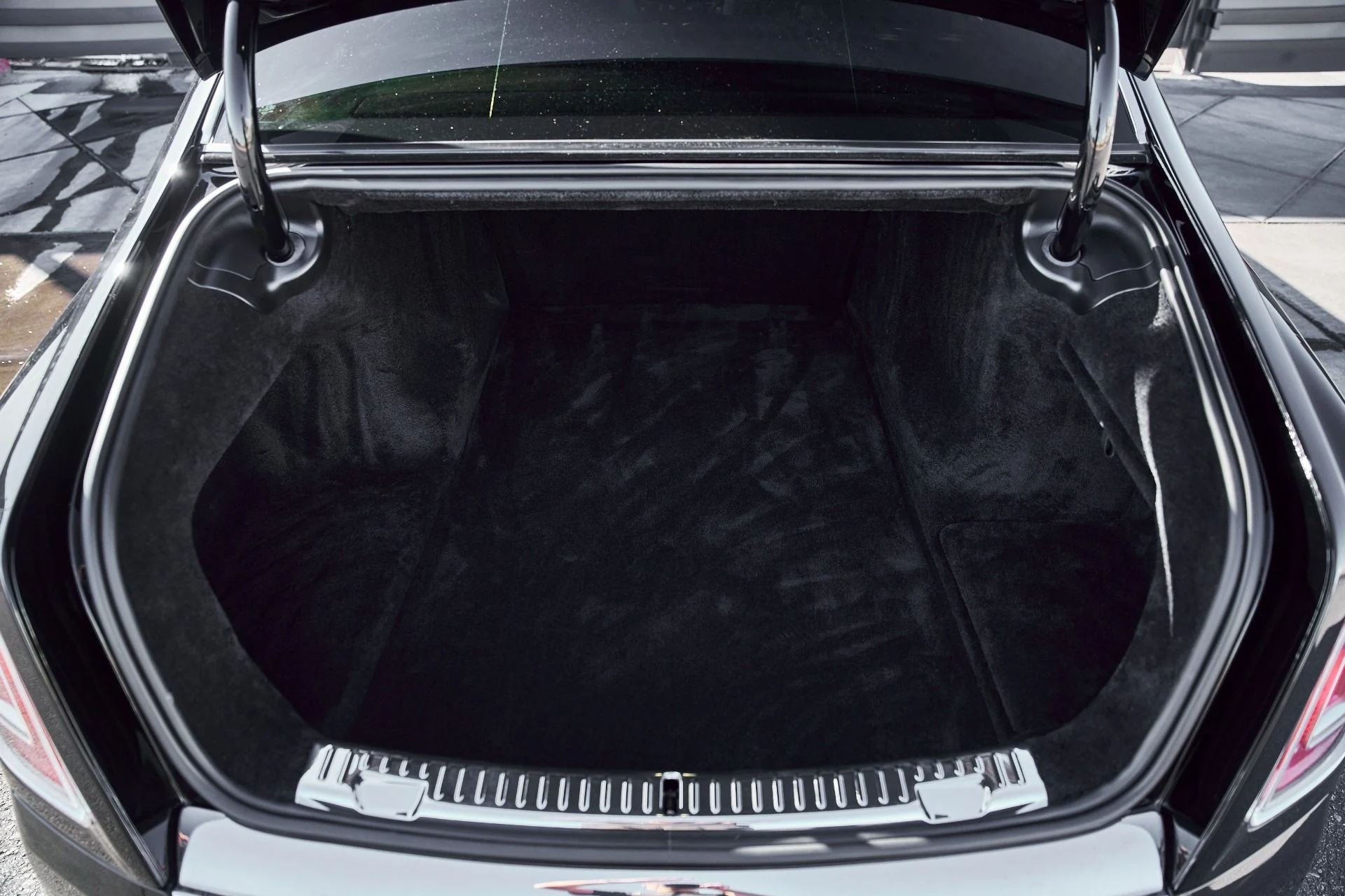 mph018_996025152_Used_2024_Rolls_Royce_Phantom_Base_1770700056_a5171f78ba