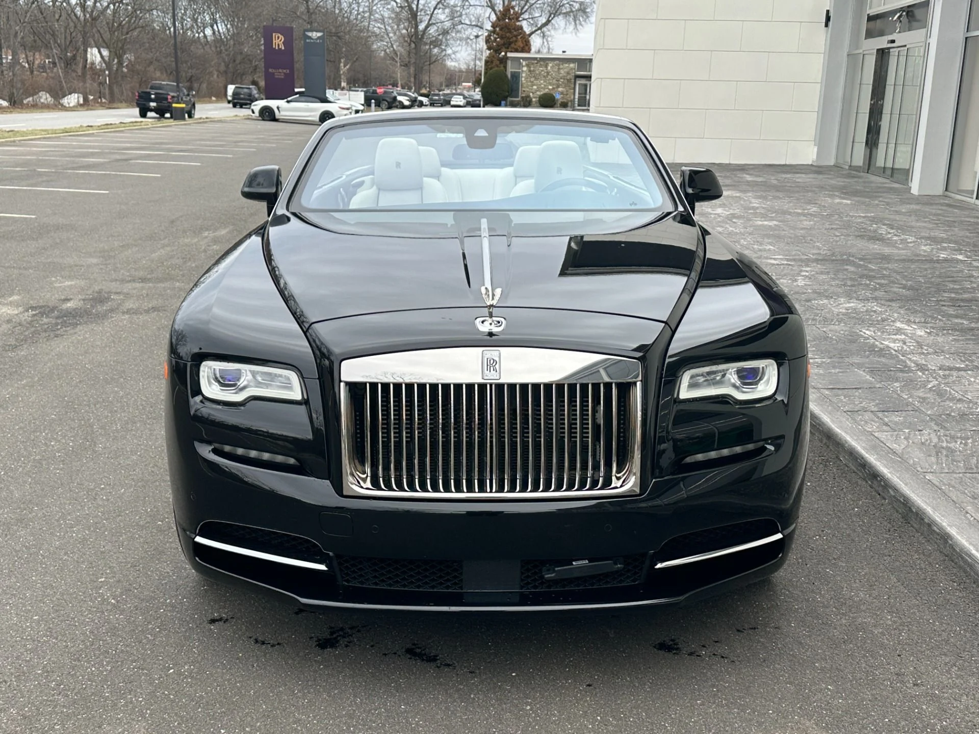 mph018_999585543_Used_2018_Rolls_Royce_Dawn_1773697553_588c148eab