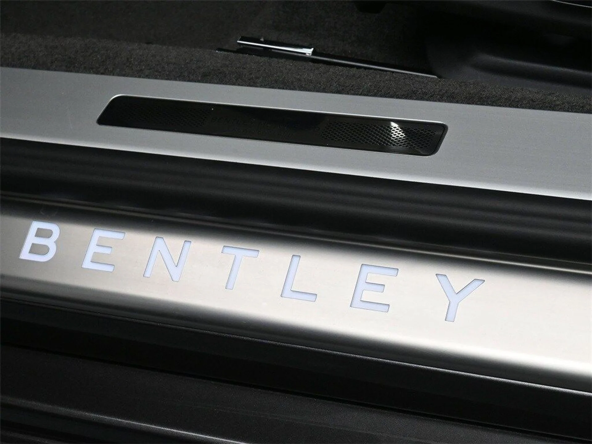 mph019_10216890_f1f50259dff9f338e6e5804a9b6cea14x_aa86d471a0