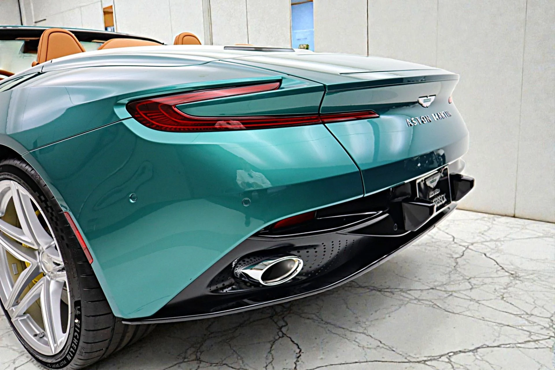 mph019_1032445981_New_2026_Aston_Martin_DB_12_Volante_7e8ff6ad6c