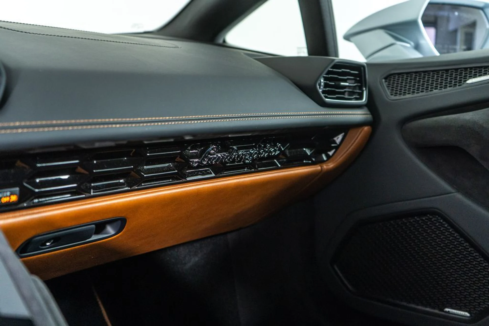 mph019_1040452119_a0c4434e_d82f_427a_90c7_56a127c366c0_c8488825b1