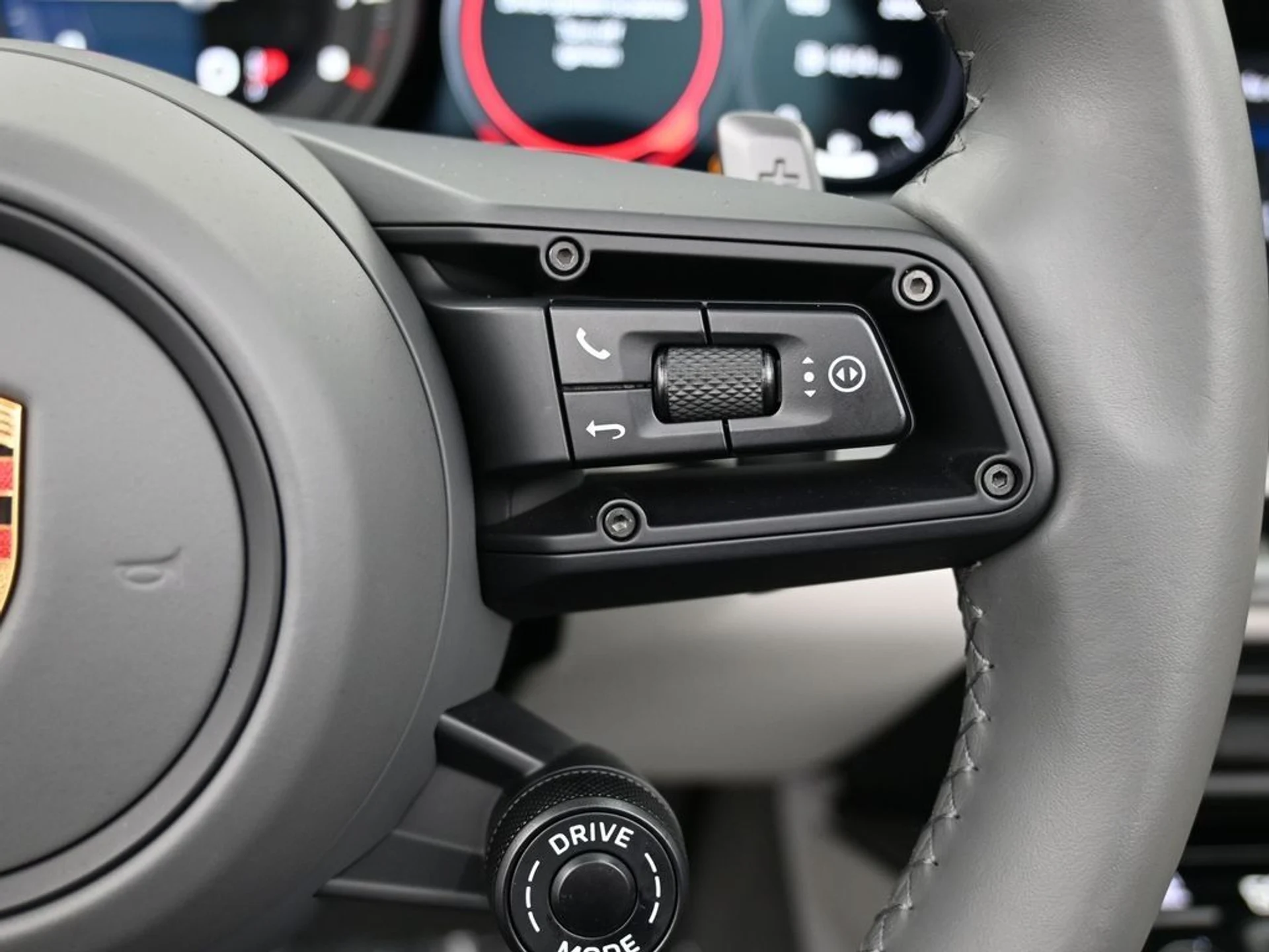 mph019_1042406390_8aafc6f0a16e8931960c47a6cc039d4f_e317db5482