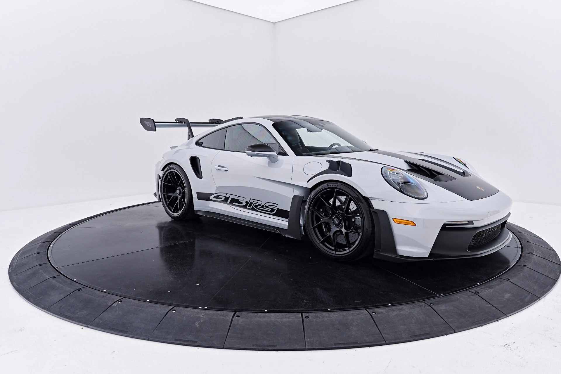 mph019_1048029740_Used_2025_Porsche_911_GT_3_RS_1790364652_9f4abc39dd