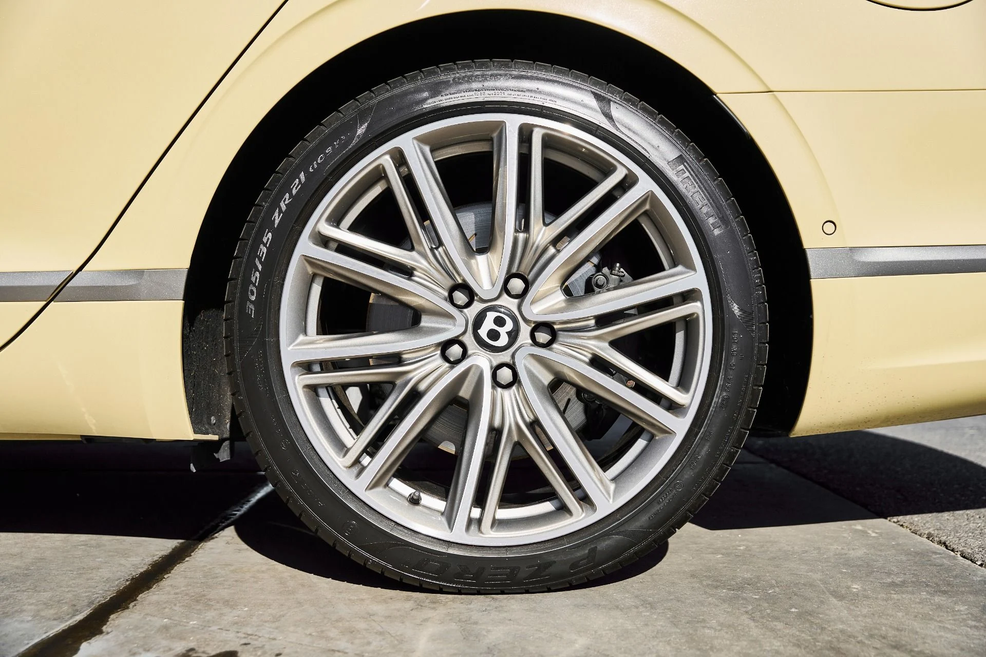 mph019_1053258197_Used_2023_Bentley_Flying_Spur_Hybrid_Odyssean_Edition_1770692437_c7f6eb7372