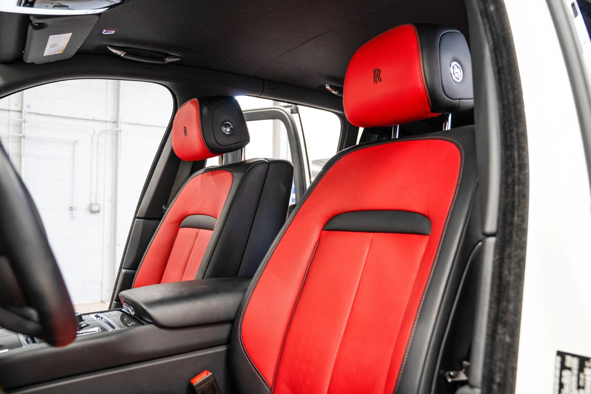 mph019_106220425_Used_2023_Rolls_Royce_Cullinan_Black_Badge_Two_Tone_Interior_Starlight_Headliner_1762810213_9f8894d0fd