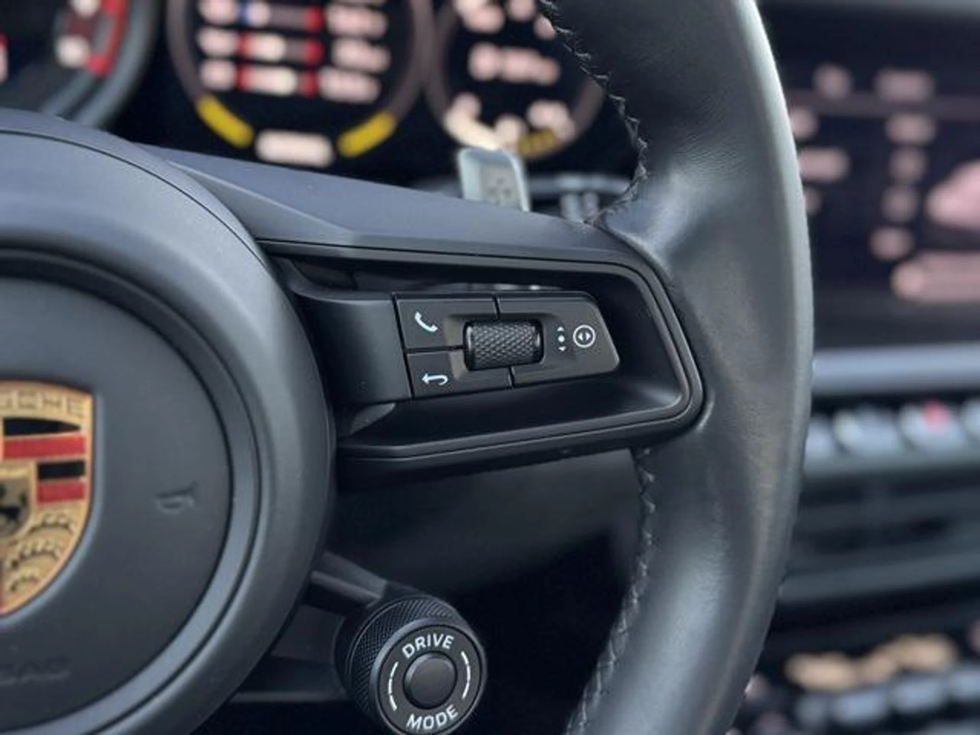 mph019_1066645333_KE_Ui9zn_S_Vrts8_Qx4xhzx_Vd_J_Vf_A_0bf82c9d10