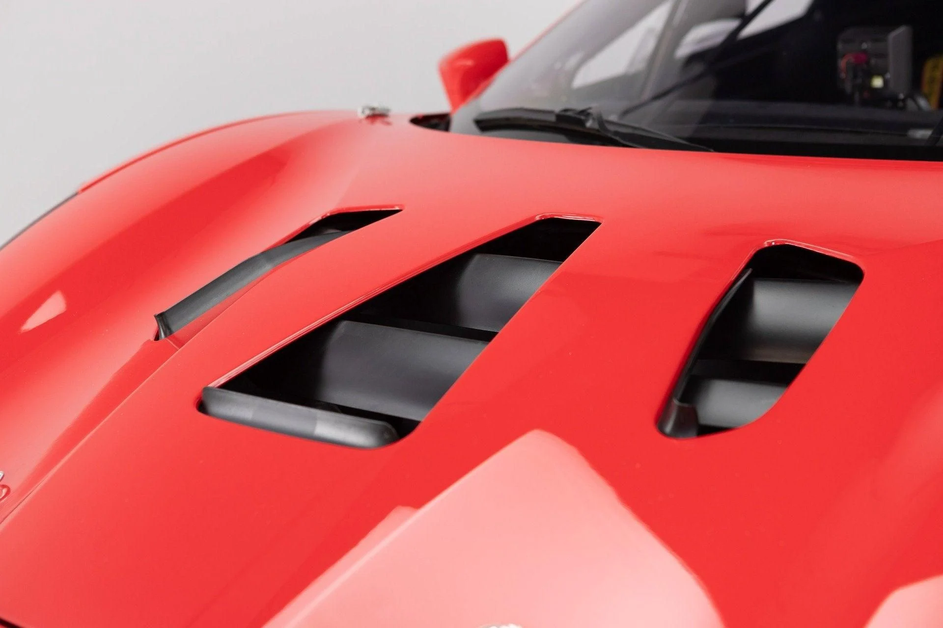 mph019_1066836772_Used_2022_Ferrari_488_Challenge_EVO_1777367751_efcb0e620e