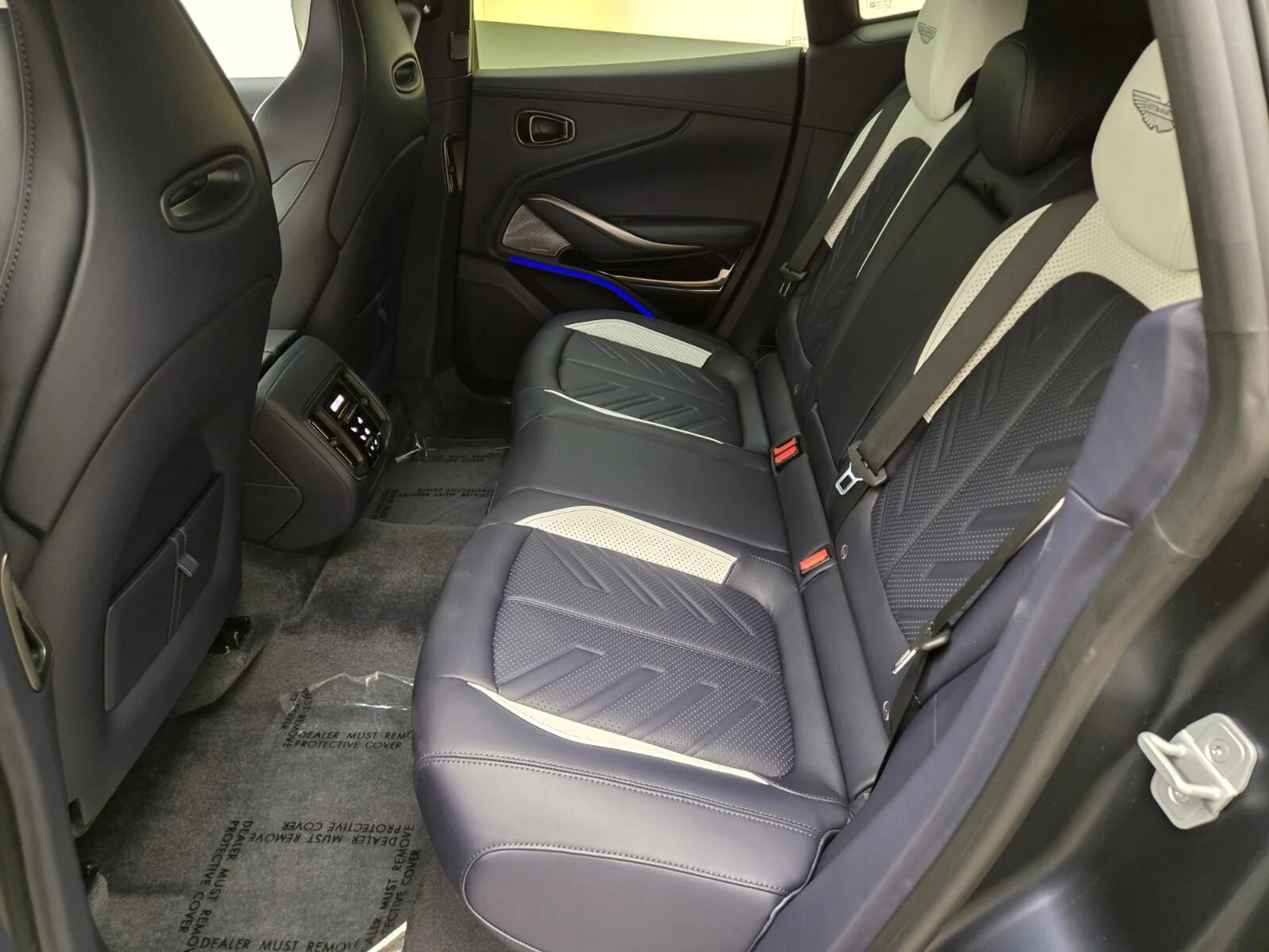 mph019_1073064770_New_2026_Aston_Martin_DBX_S_1780118650_06edd7e643