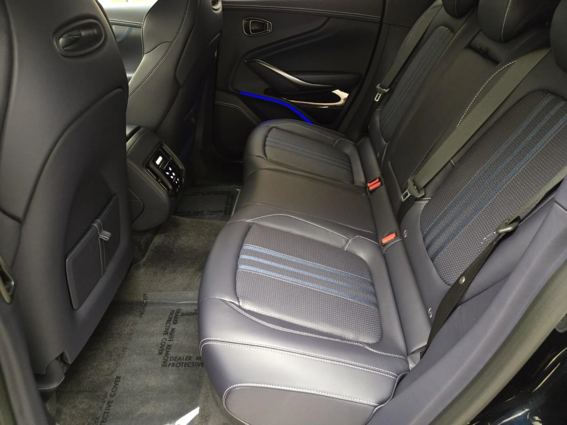 mph019_1078171451_New_2025_Aston_Martin_DBX_707_1753162628_e2456c8ed6