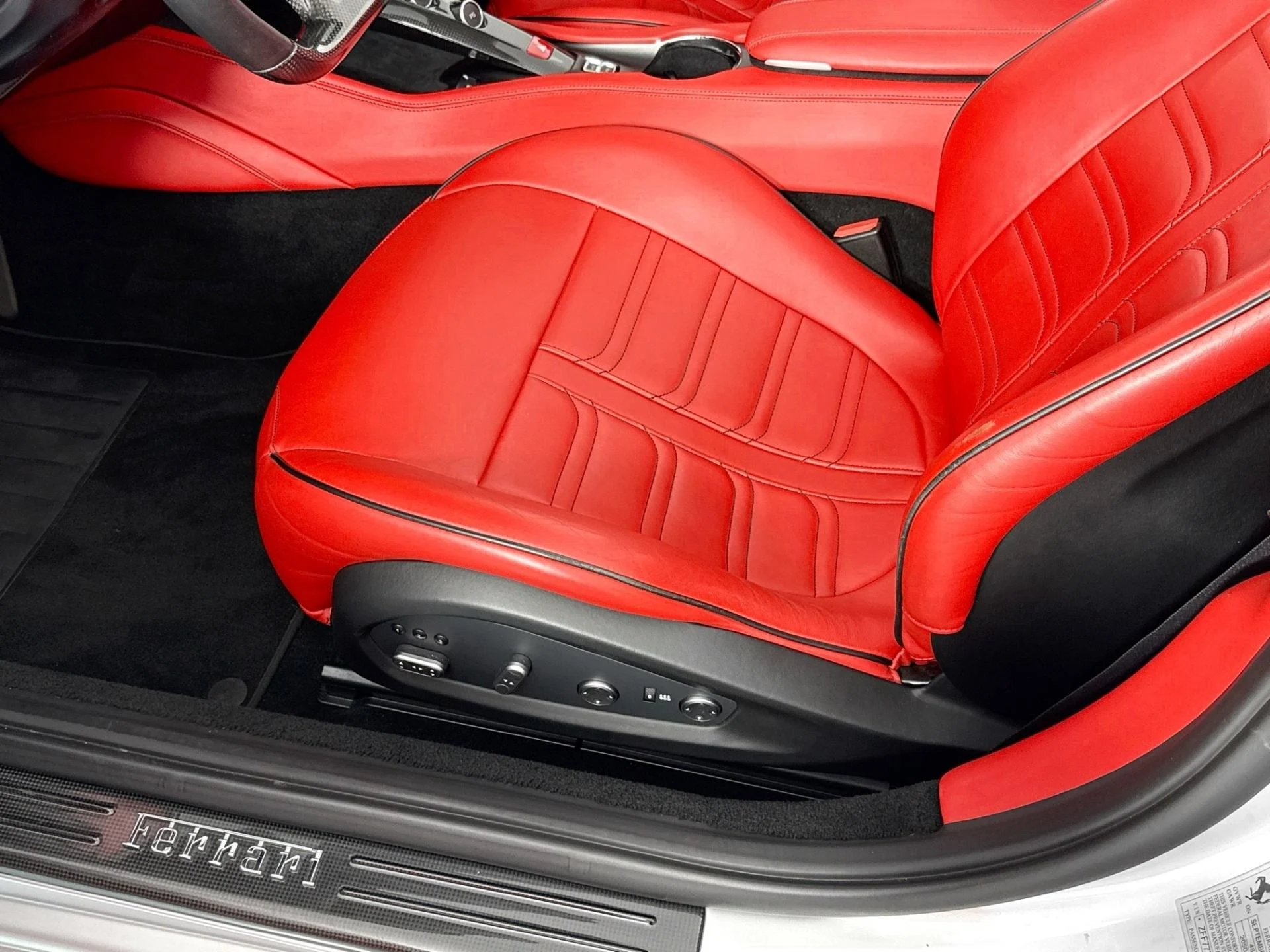 mph019_1081690154_Used_2015_Ferrari_California_T_1782334331_eb52bb0278
