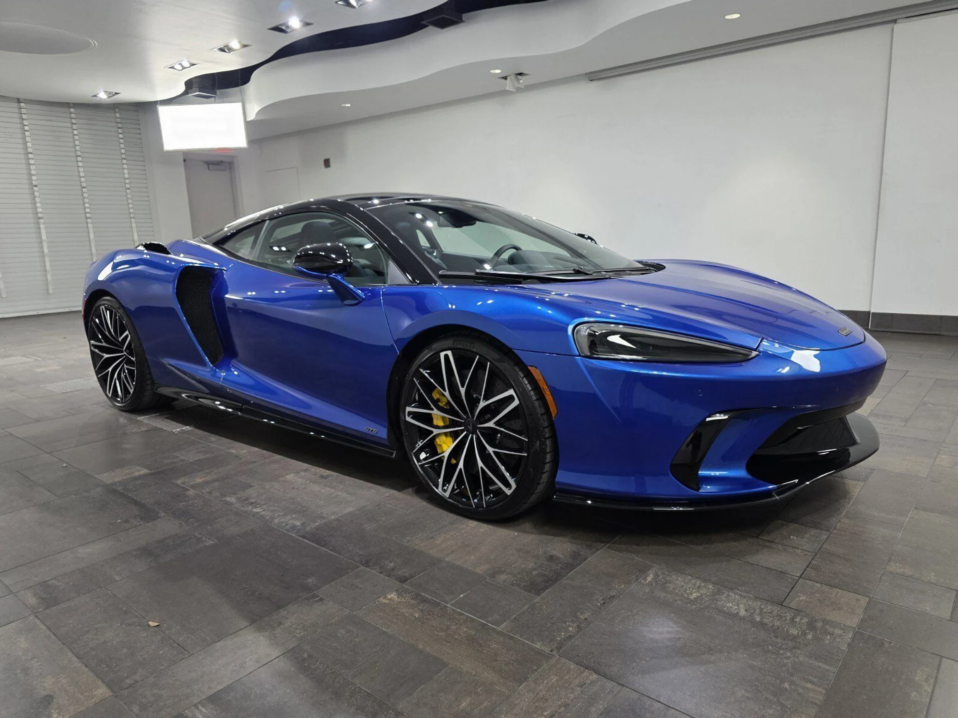 mph019_1081936270_e1e92d977f17944a440dab8ea448258b_cb038e6289